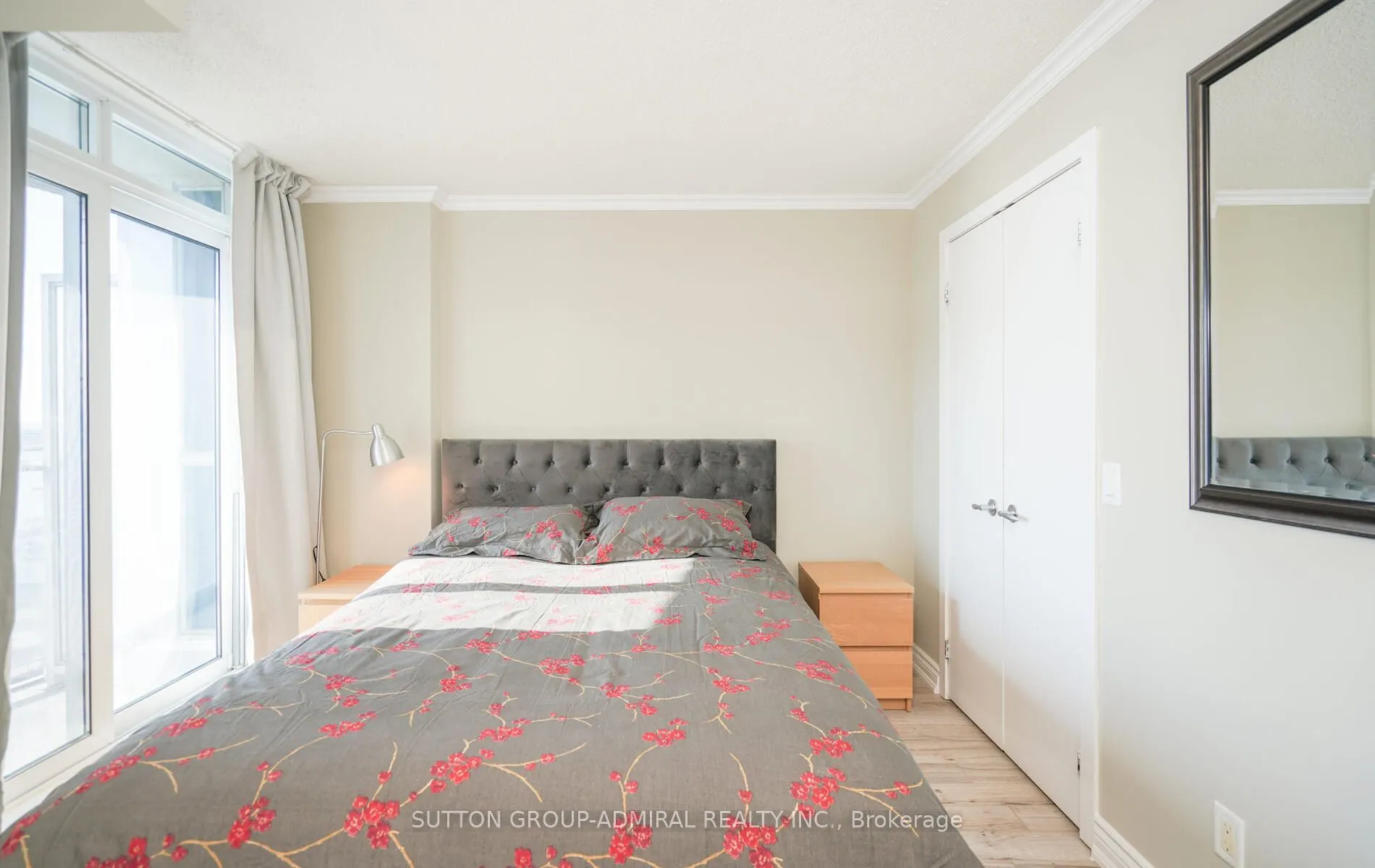 208 Queens Quay W #1207
