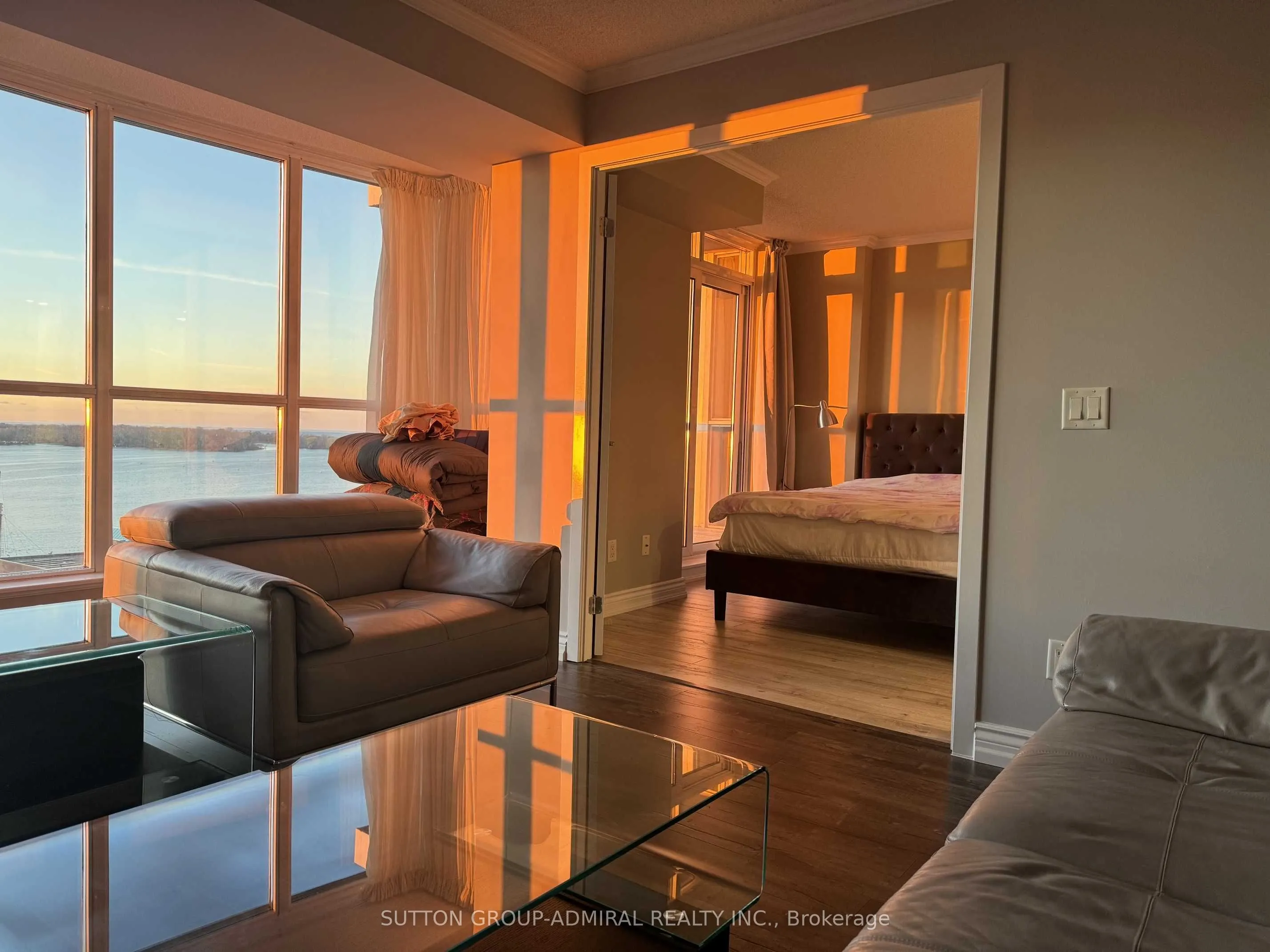 208 Queens Quay W #1207