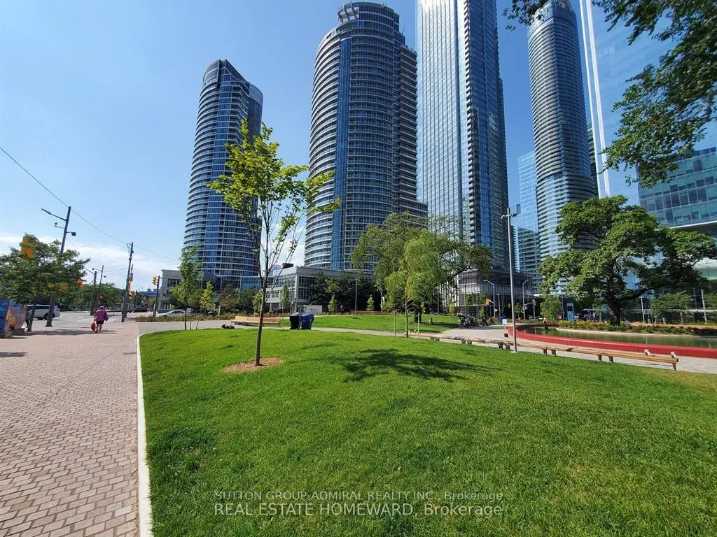 208 Queens Quay W #1207