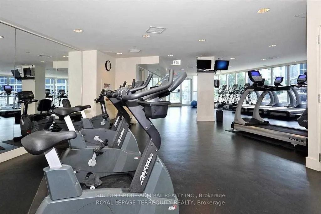 208 Queens Quay W #1207