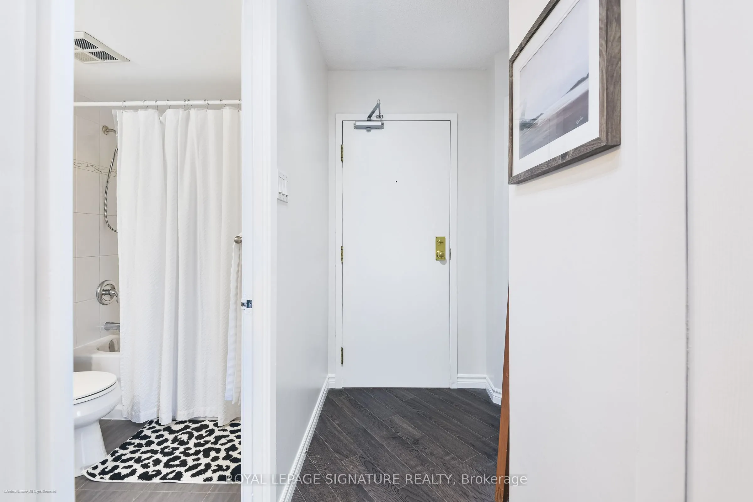 456 College Street #415