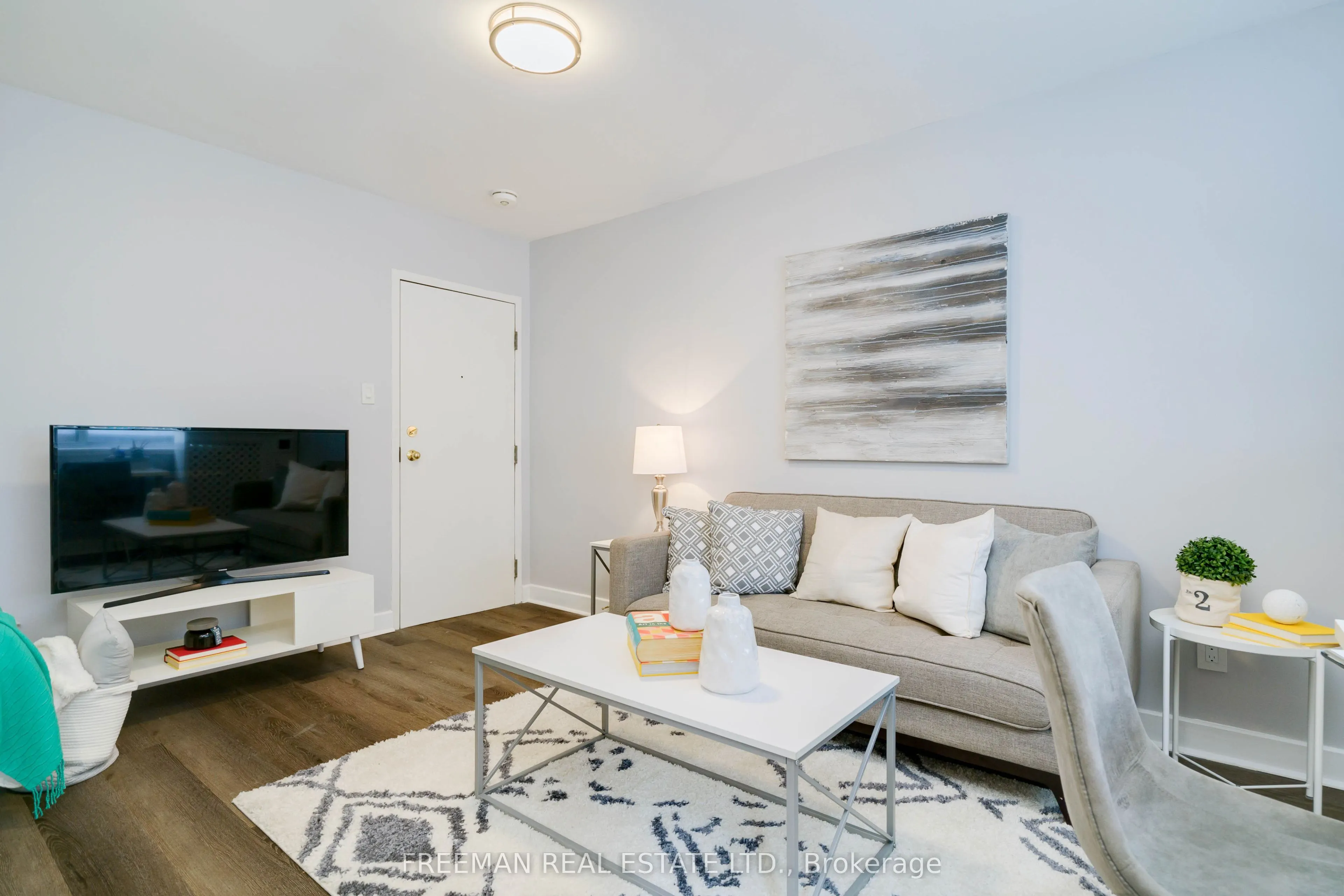 214 Wellesley Street #304