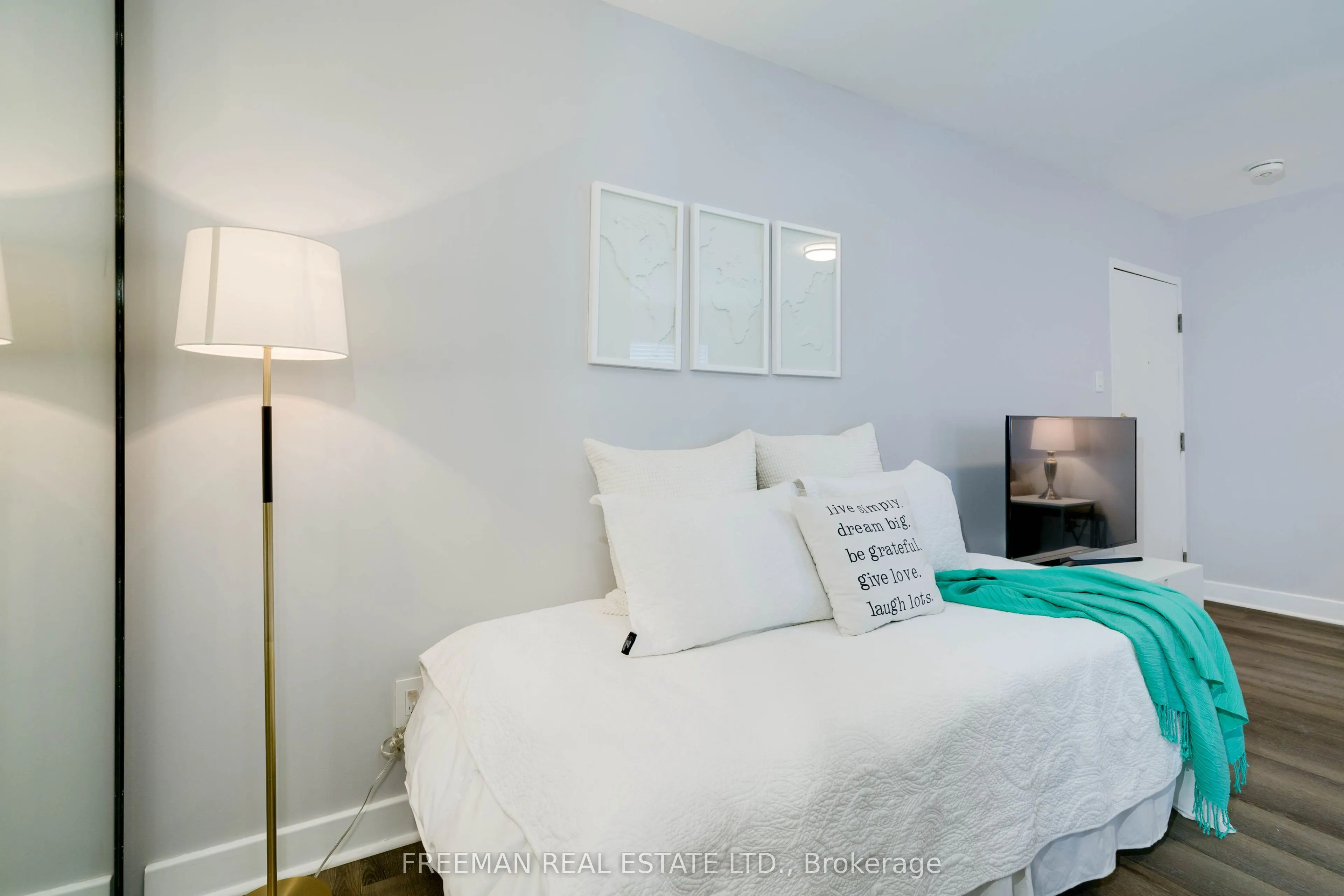 214 Wellesley Street #304