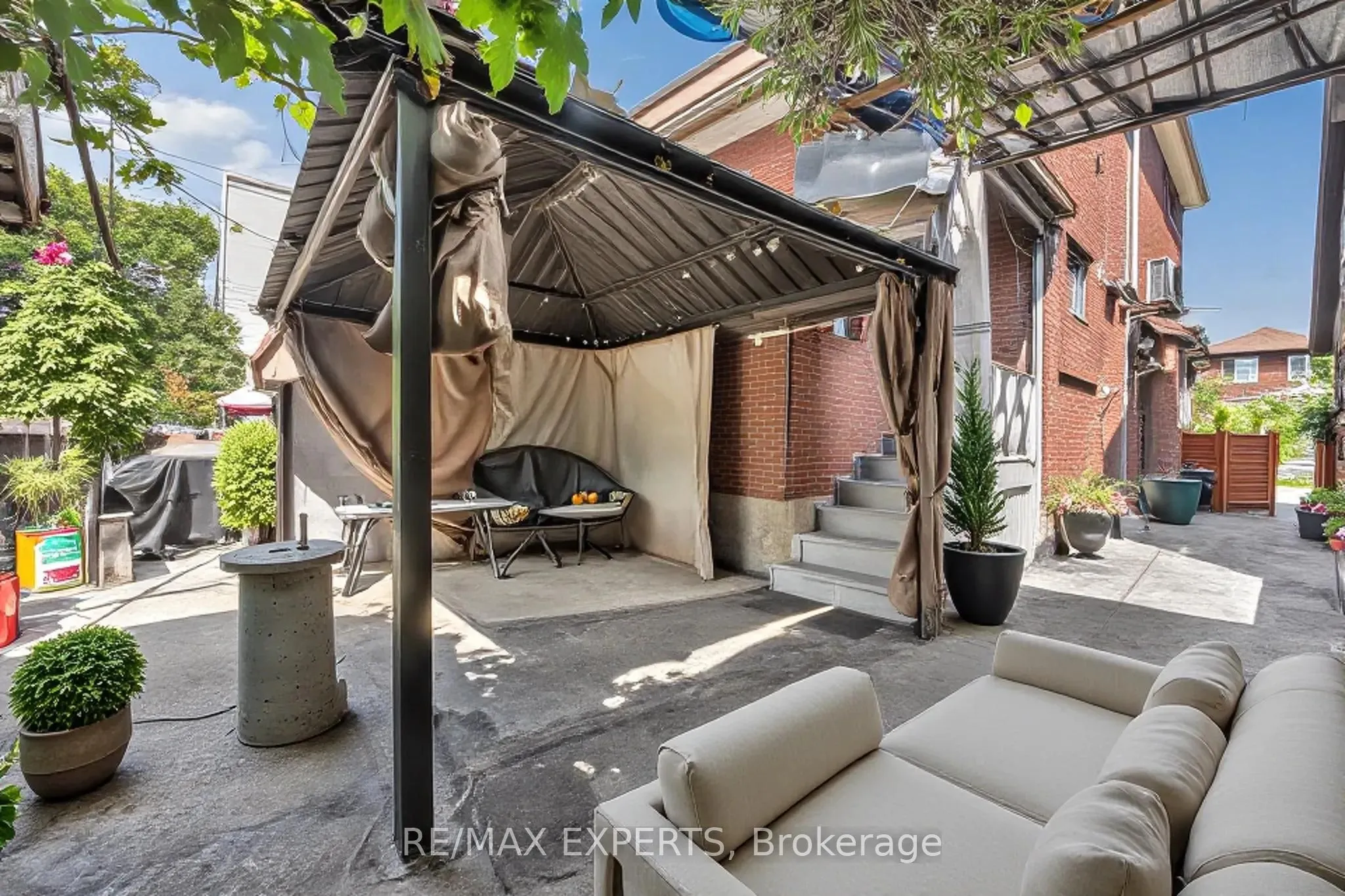 406 Lauder Avenue