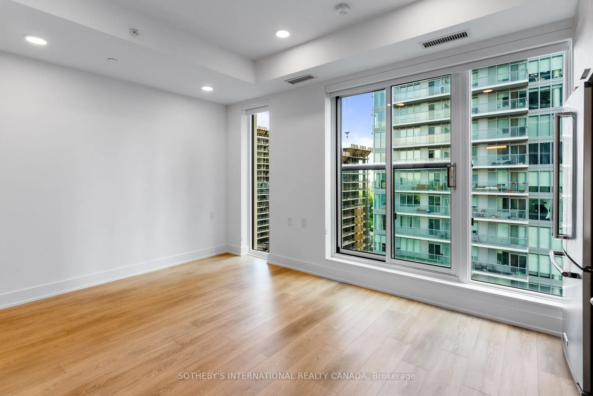 200 Redpath Avenue #PH06