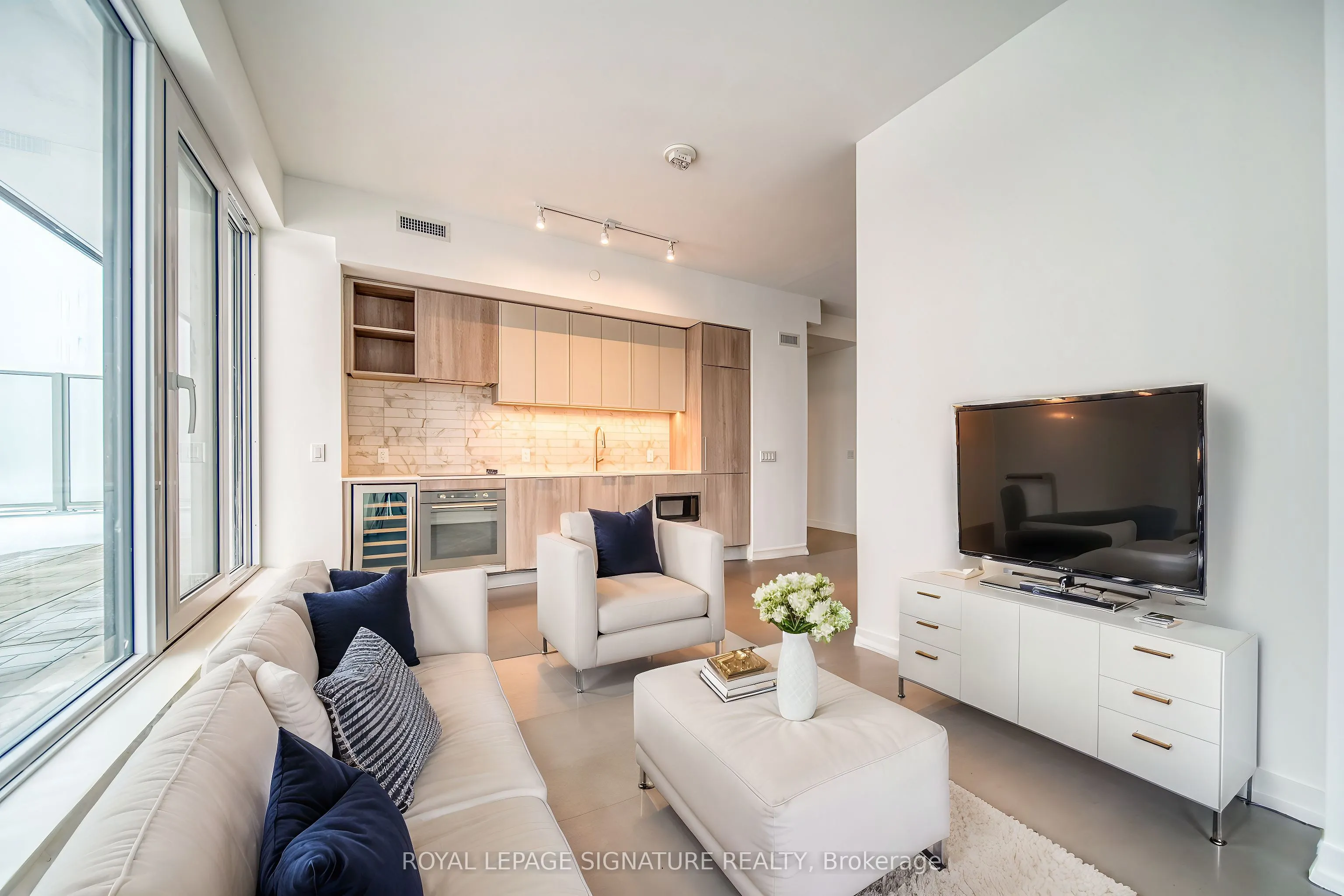 2020 Bathurst Street #807