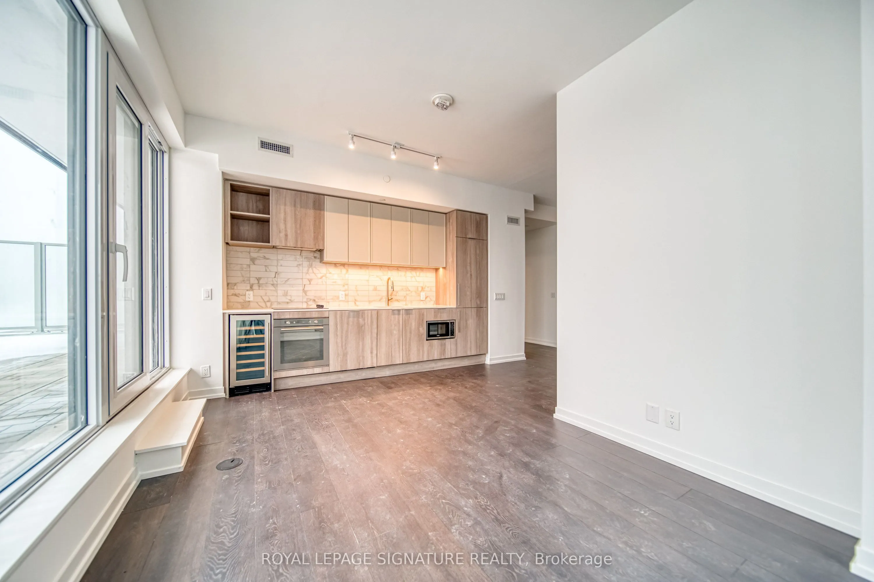 2020 Bathurst Street #807