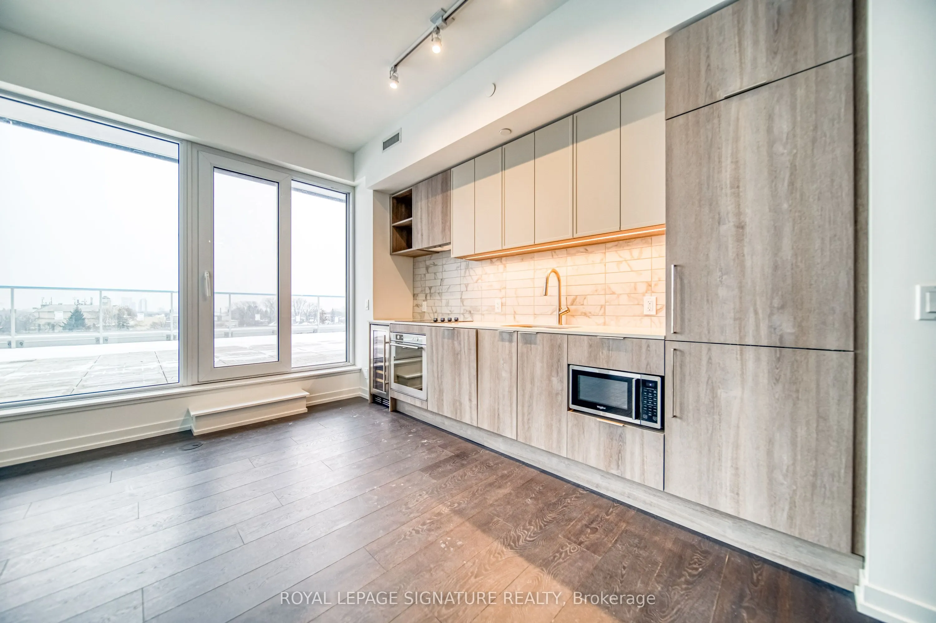 2020 Bathurst Street #807