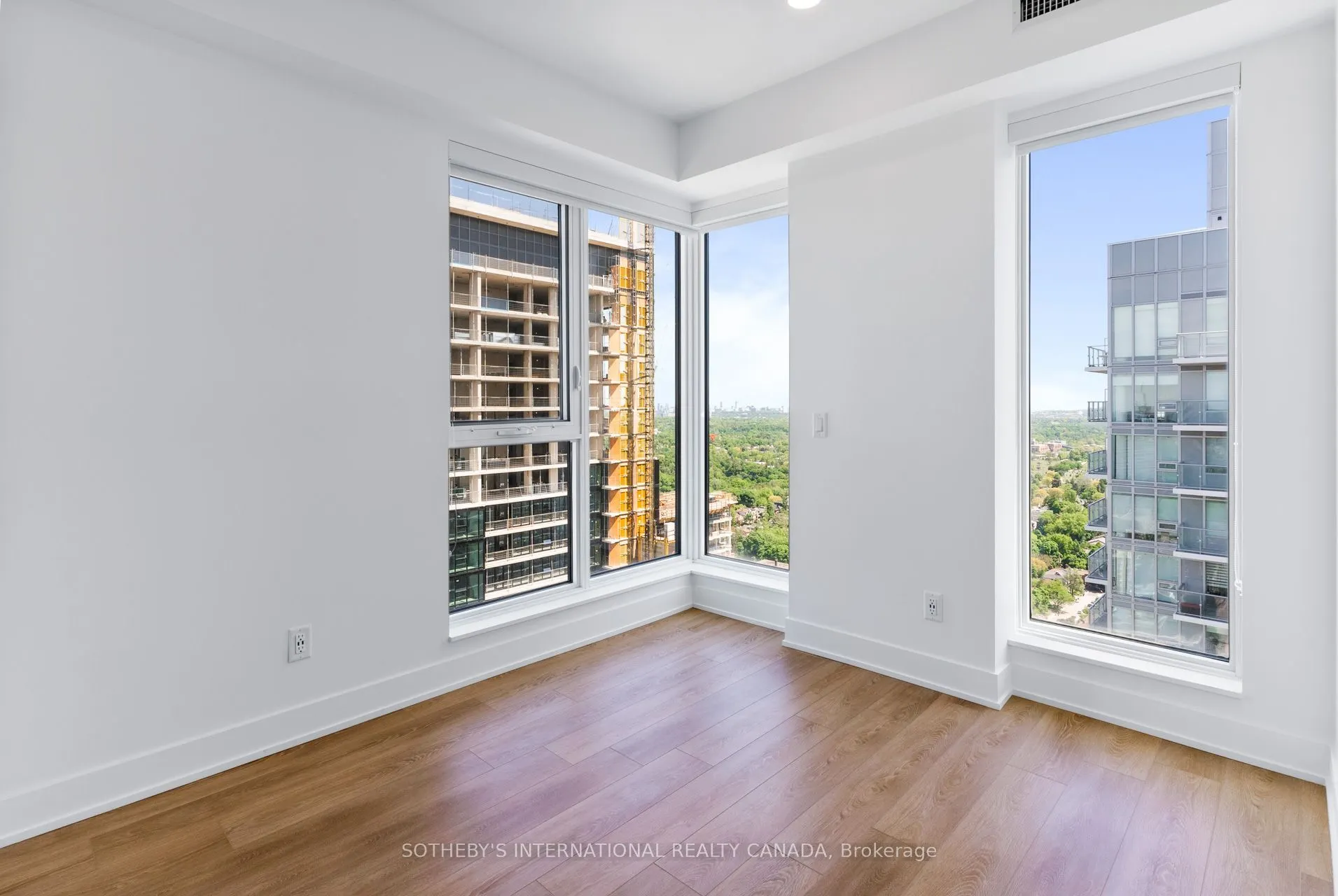 200 Redpath Avenue #1101