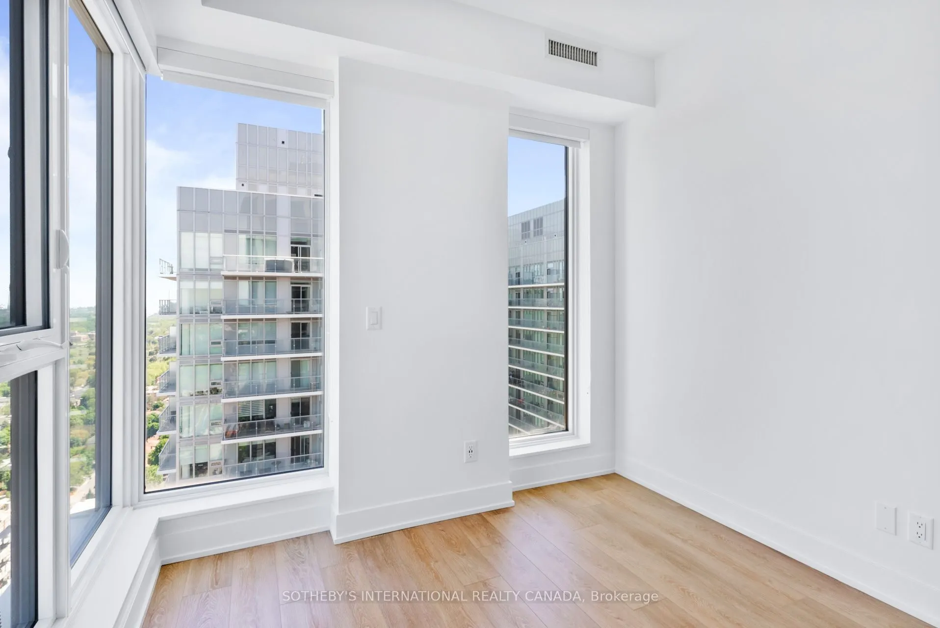 200 Redpath Avenue #1101