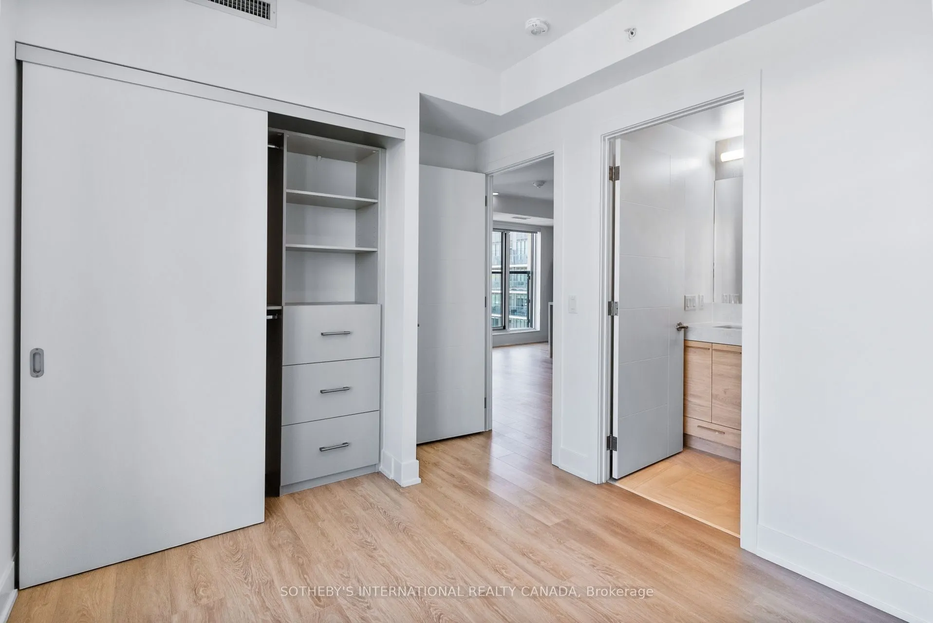 200 Redpath Avenue #1101