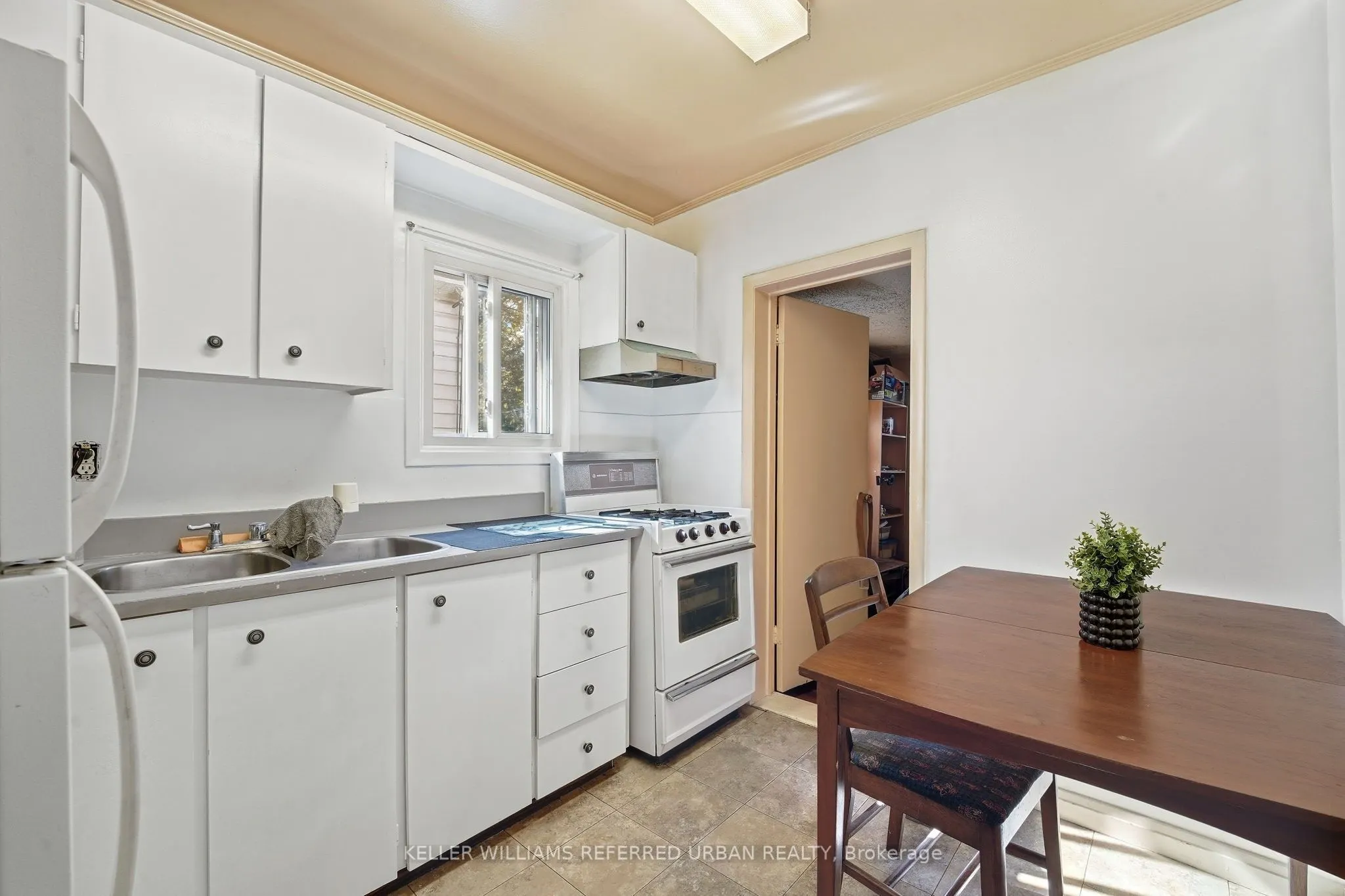 266 Roxton Road