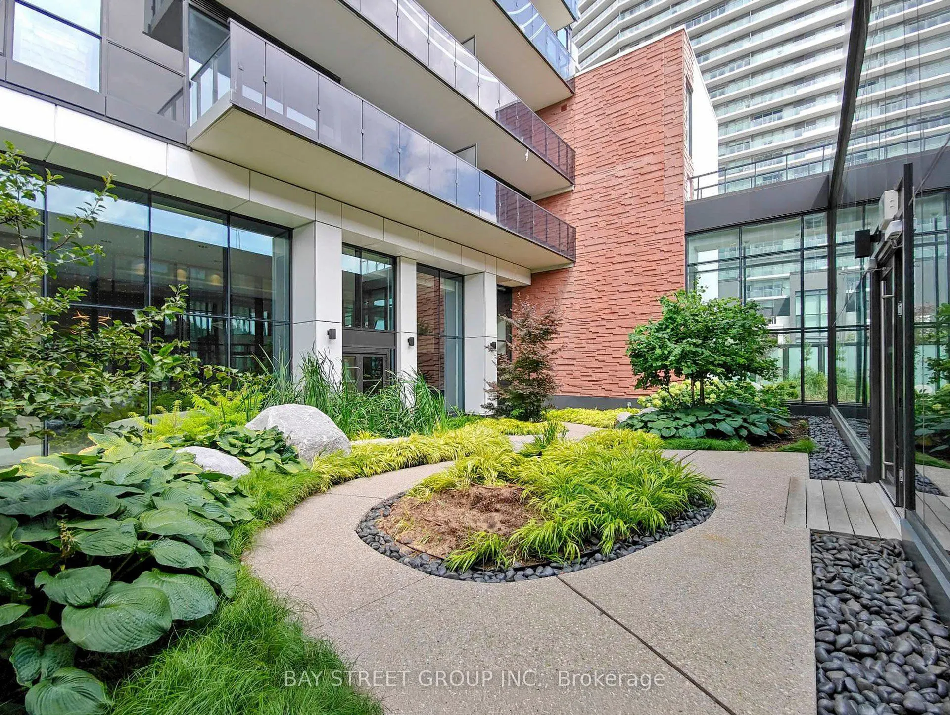 85 McMahon Drive #911