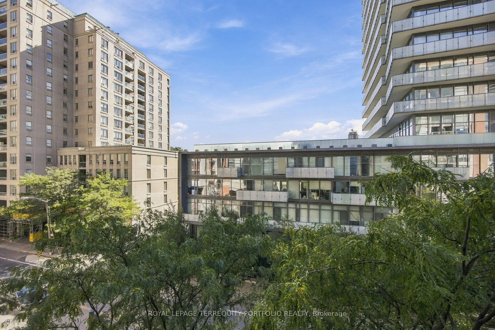 18 Merton Street #303