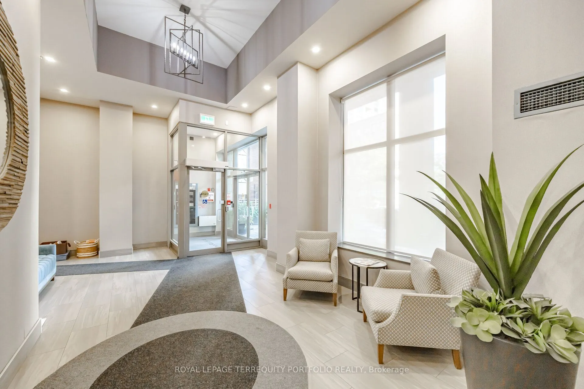 18 Merton Street #303