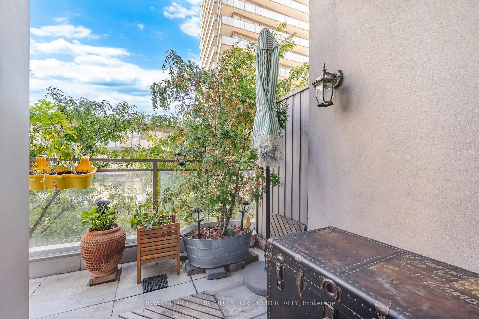 18 Merton Street #303
