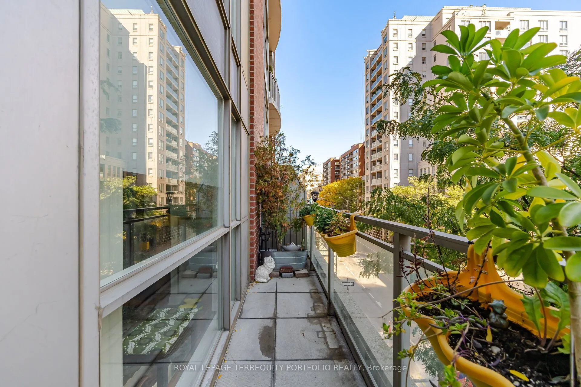 18 Merton Street #303