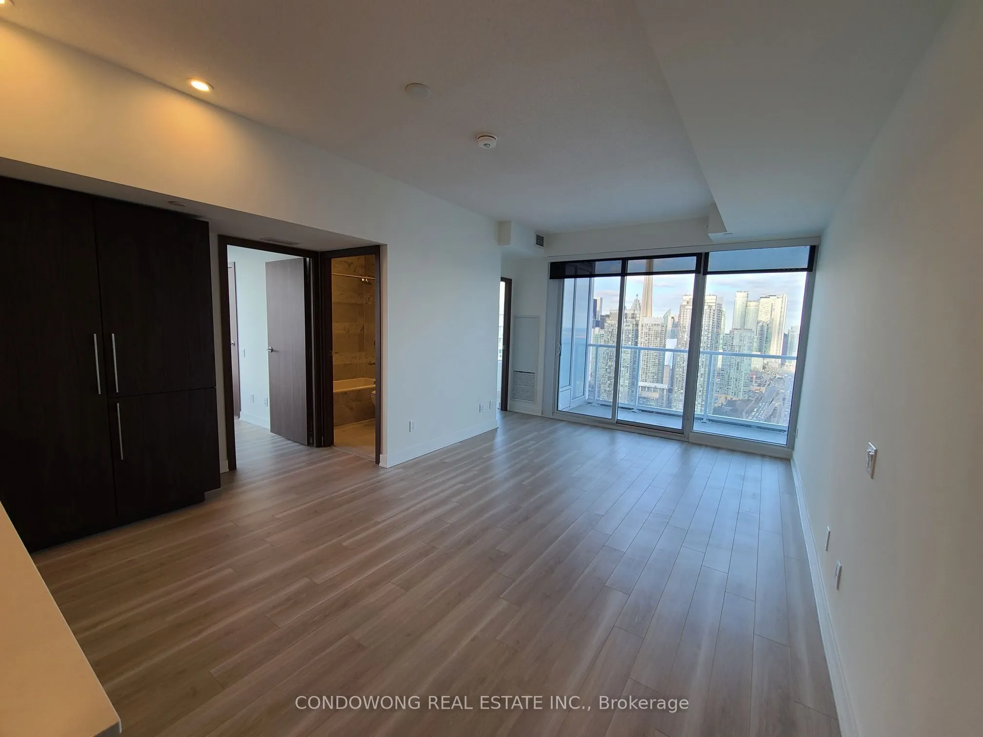 17 Bathurst Street #4510