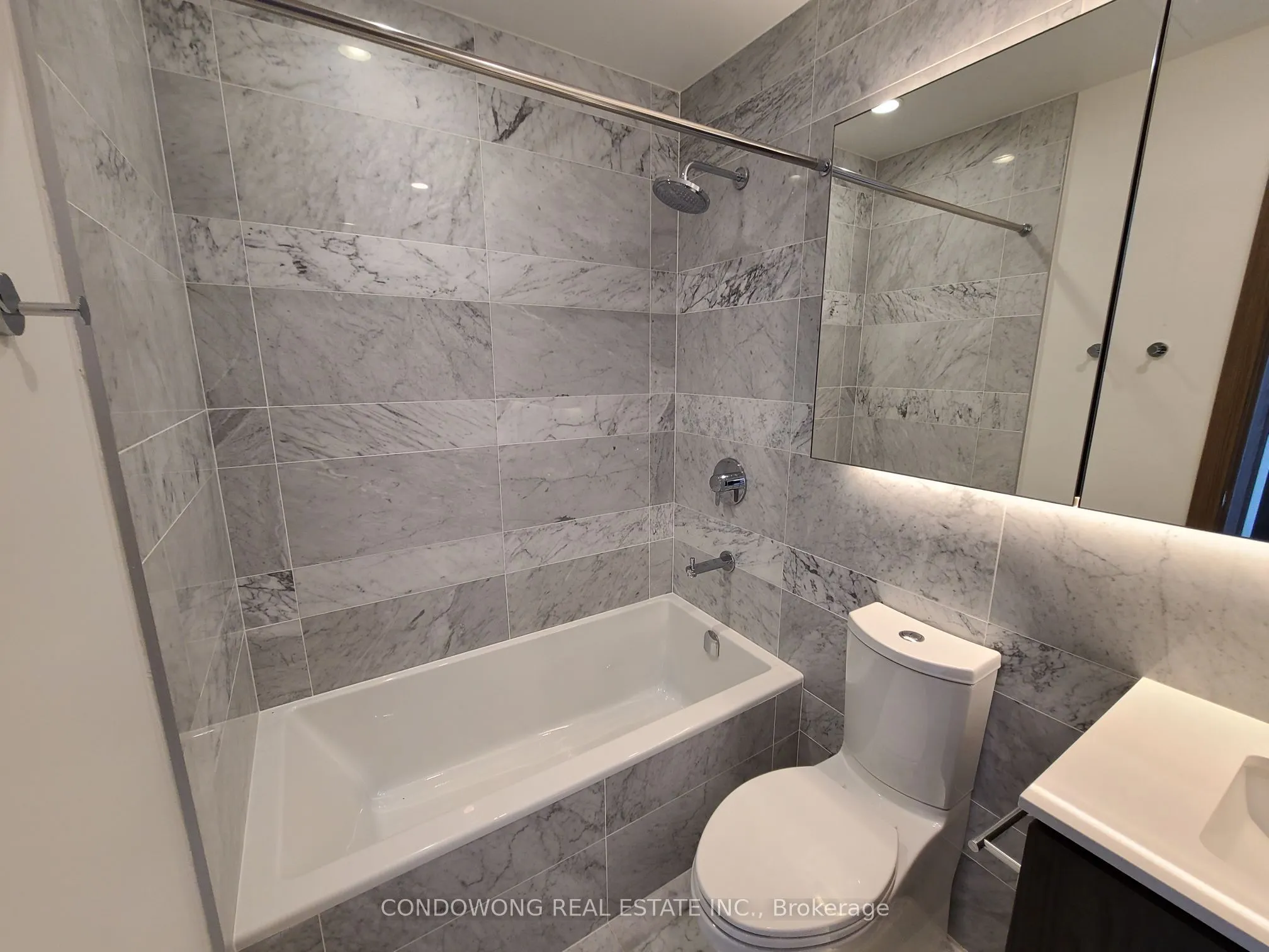 17 Bathurst Street #4510