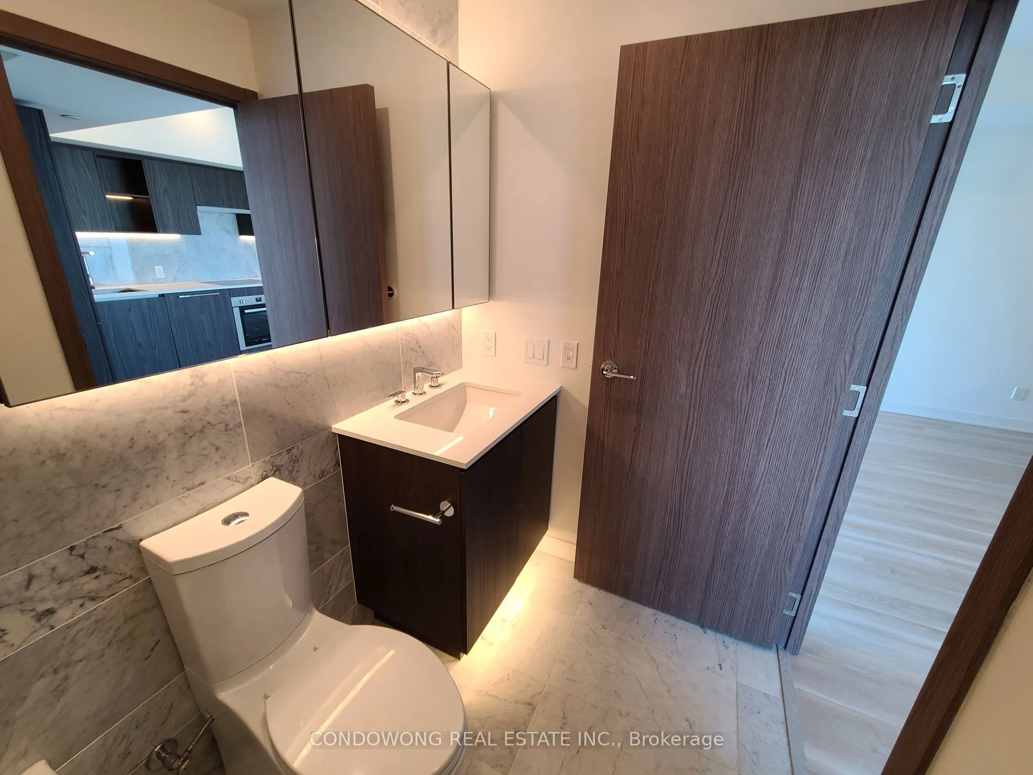 17 Bathurst Street #4510