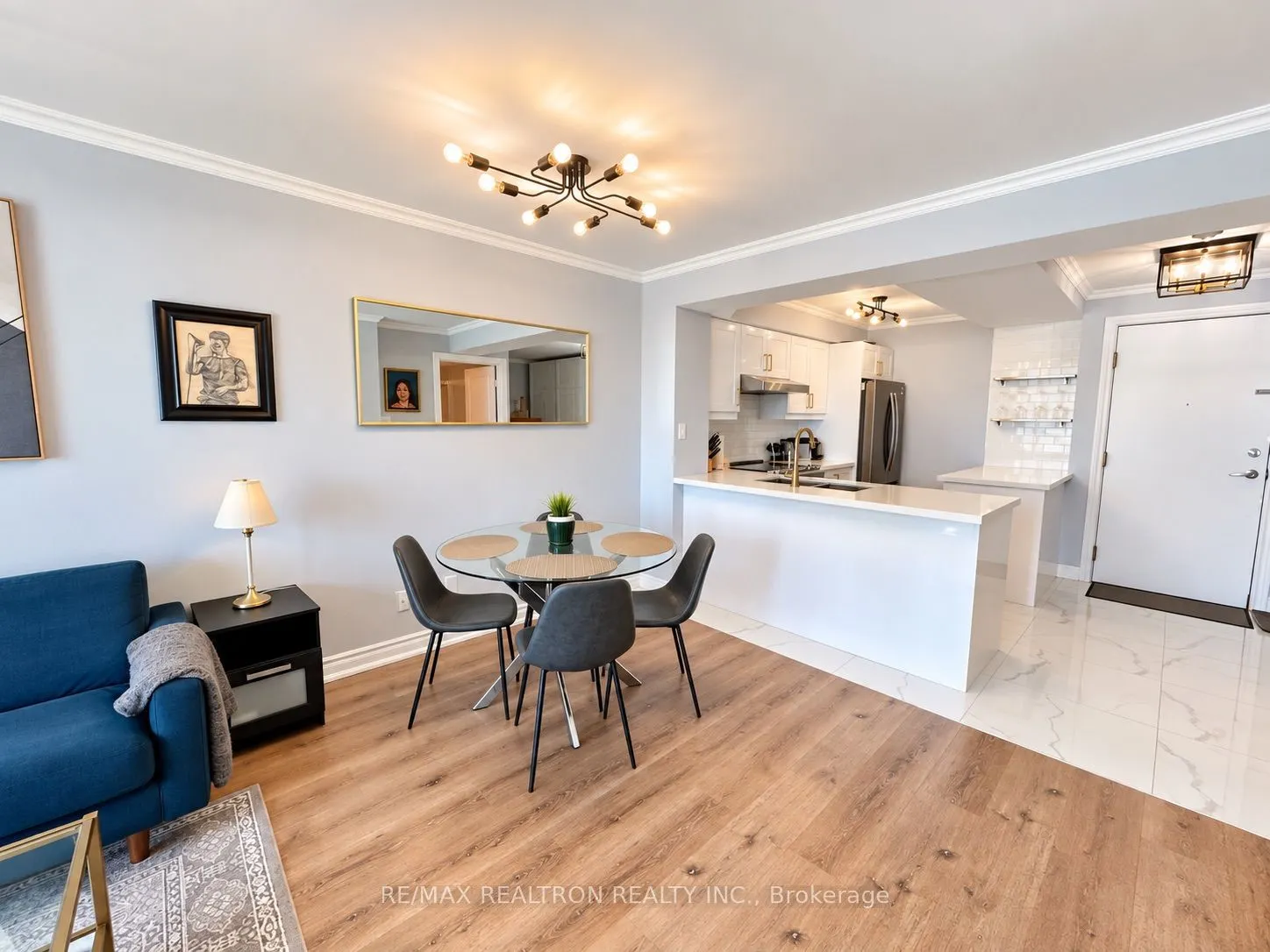 323 Richmond Street E #957