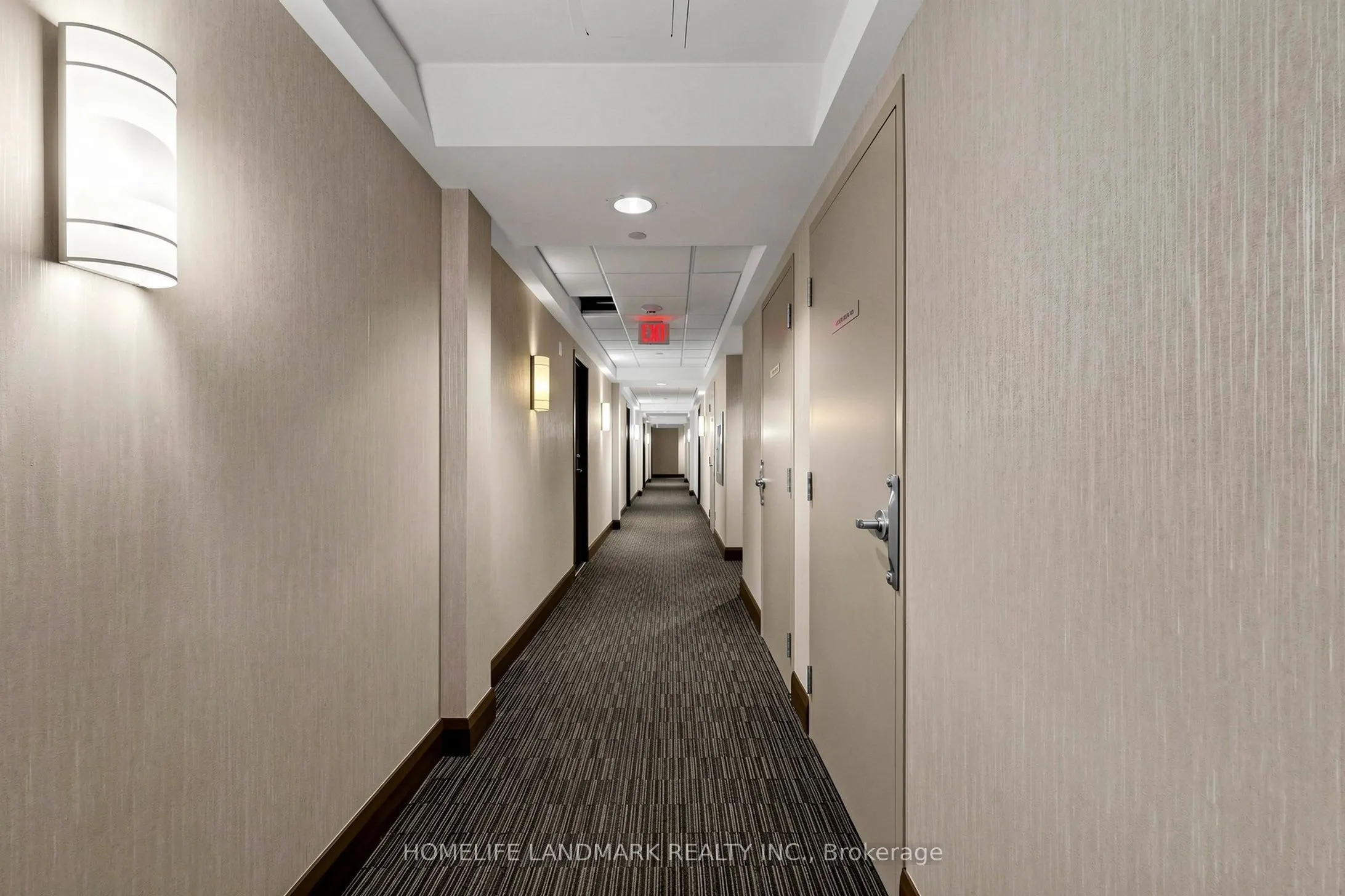 15 Northtown Way #220
