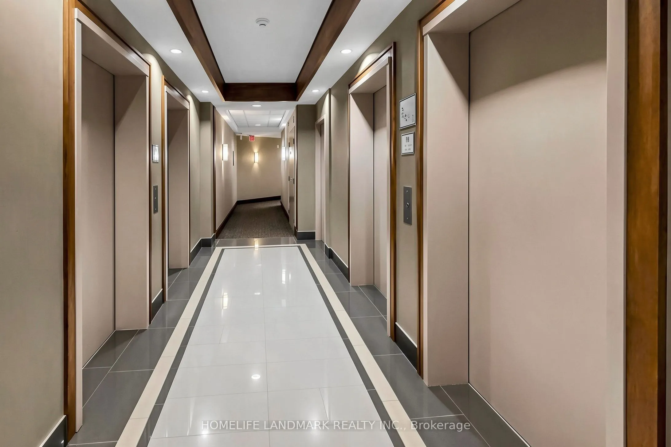 15 Northtown Way #220