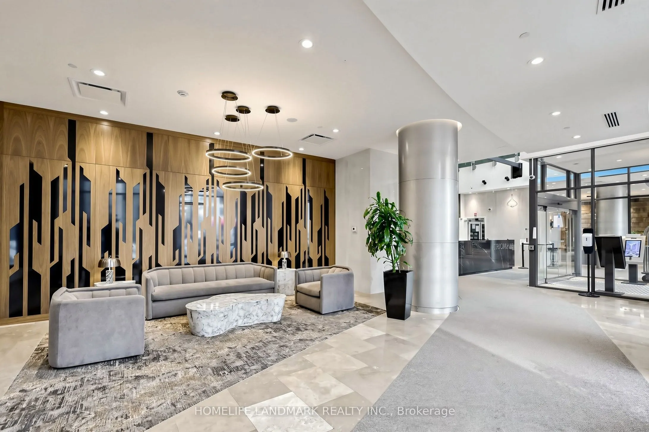 15 Northtown Way #220
