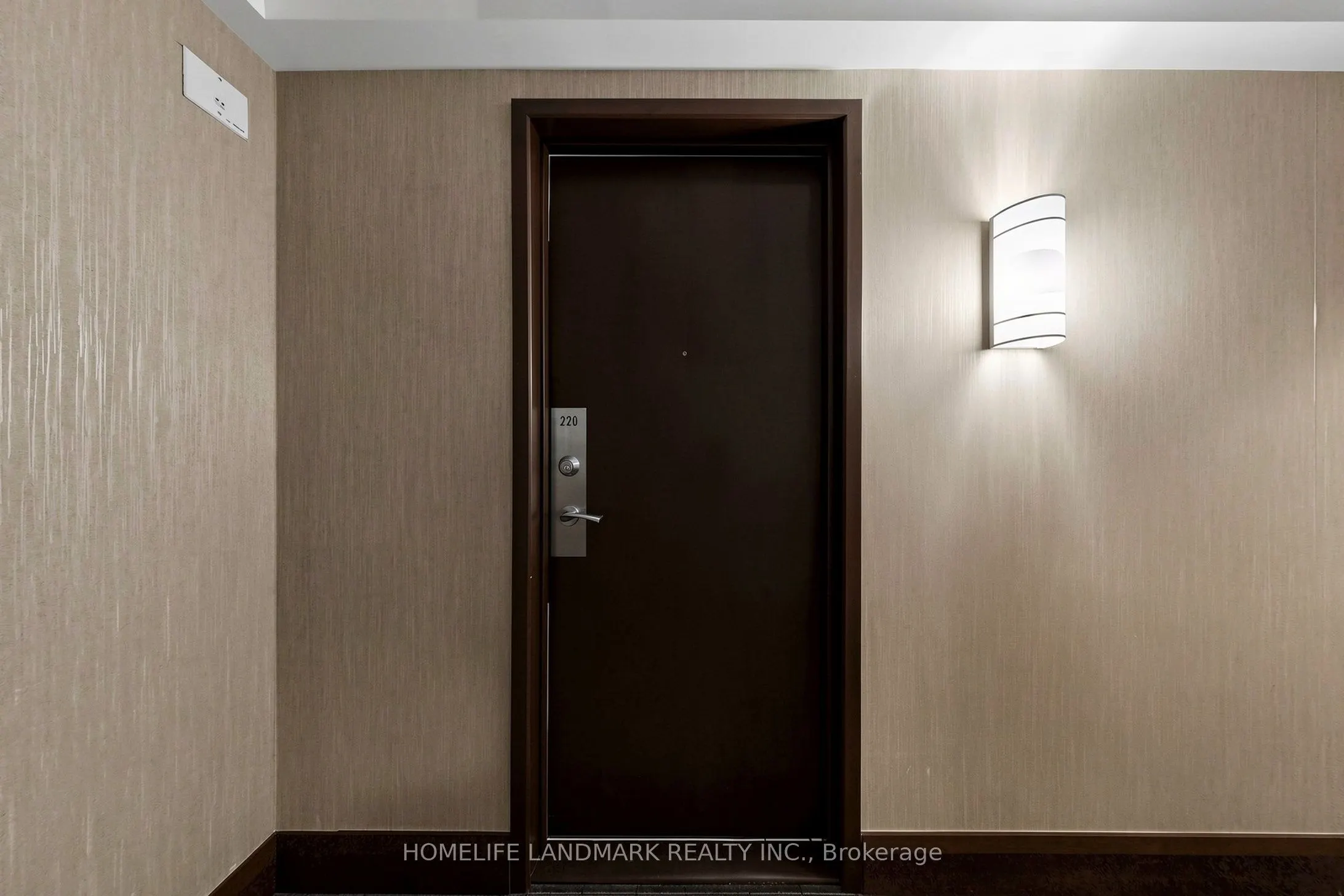 15 Northtown Way #220