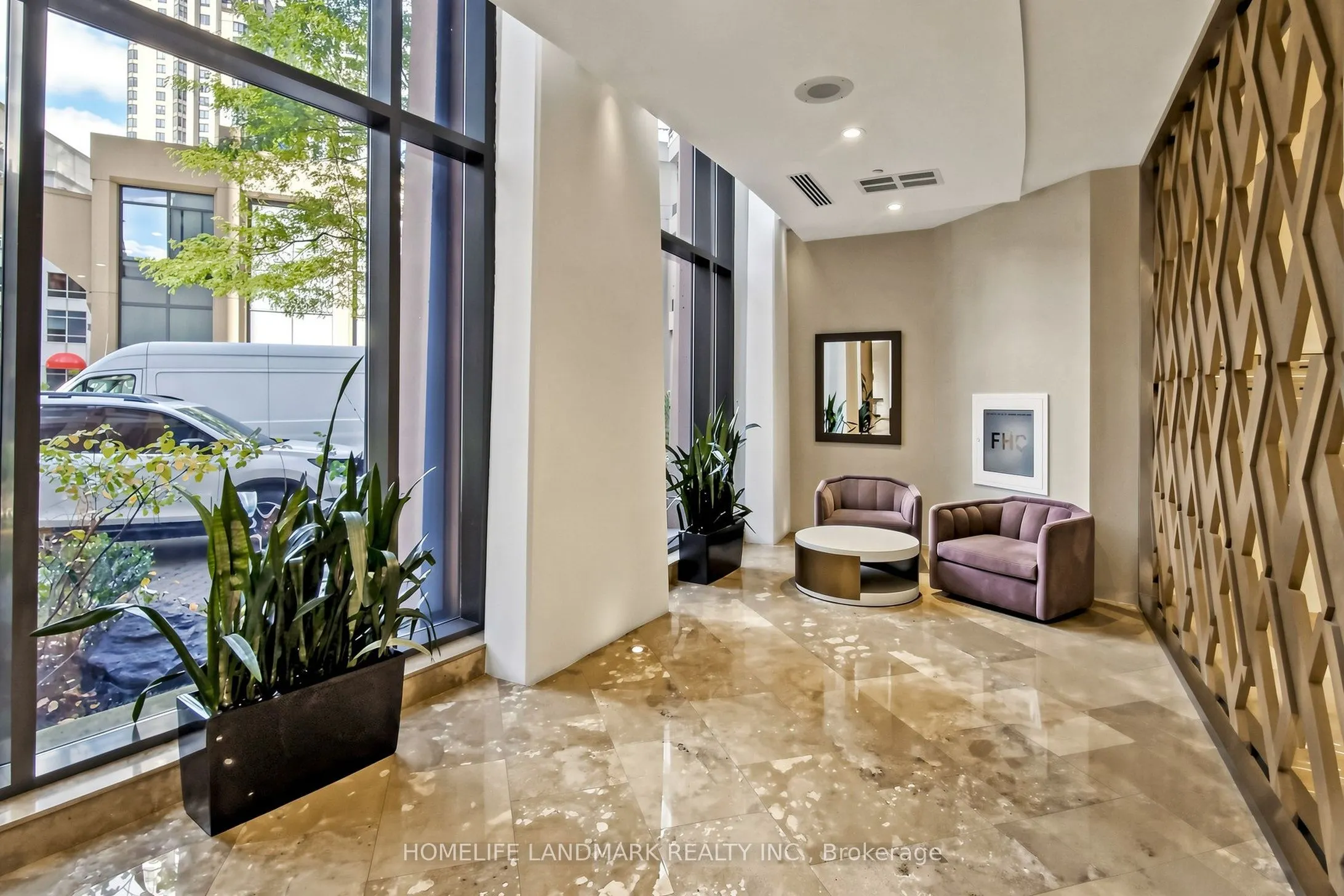 15 Northtown Way #220