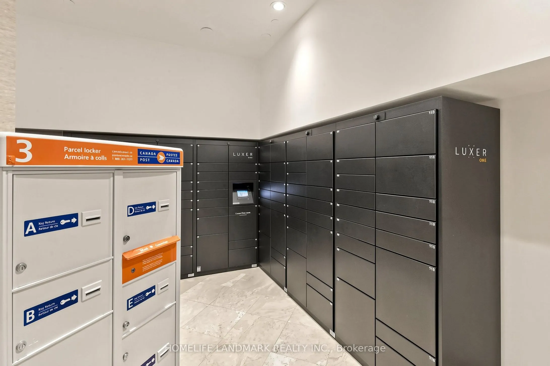 15 Northtown Way #220