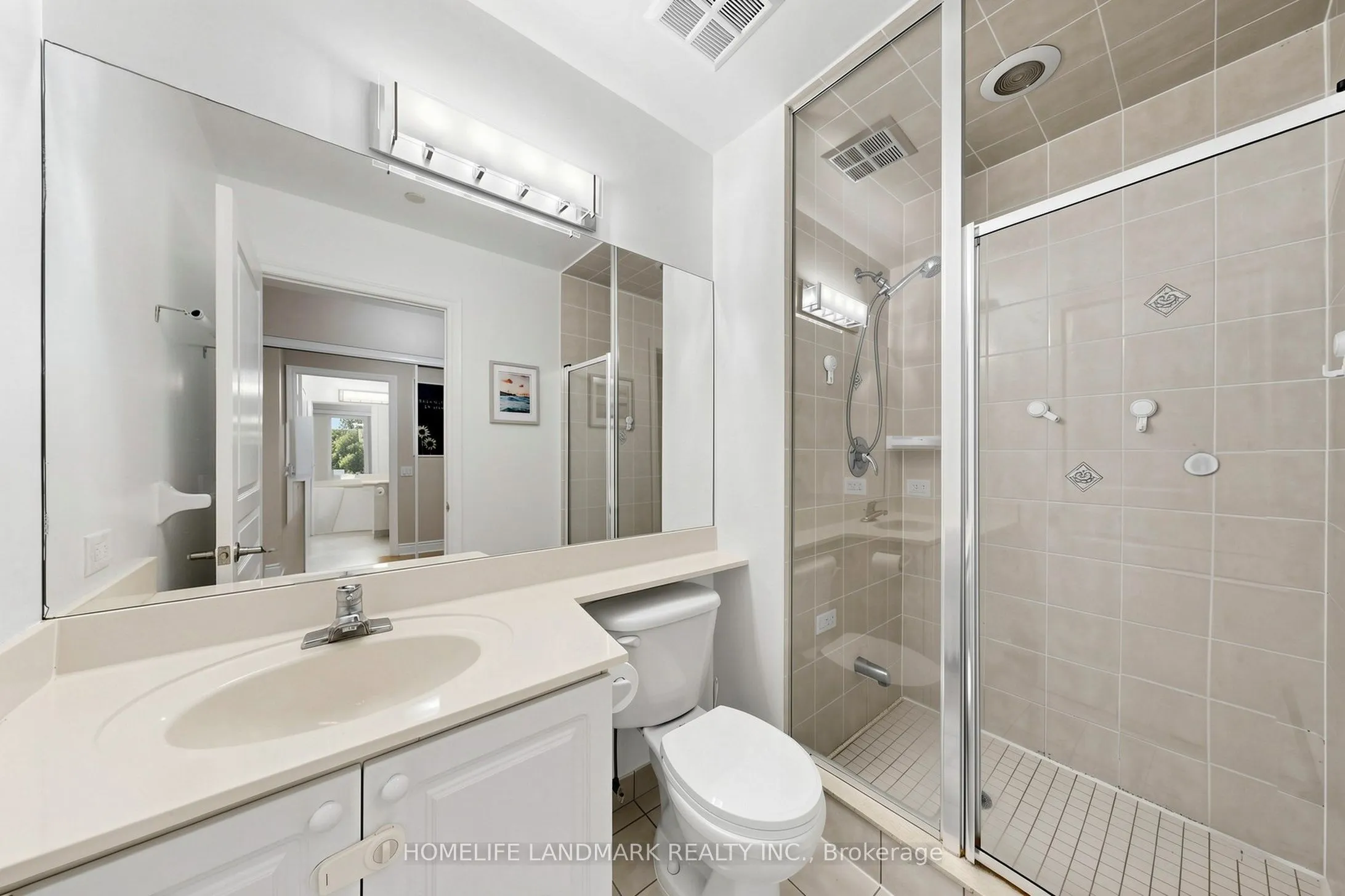 15 Northtown Way #220