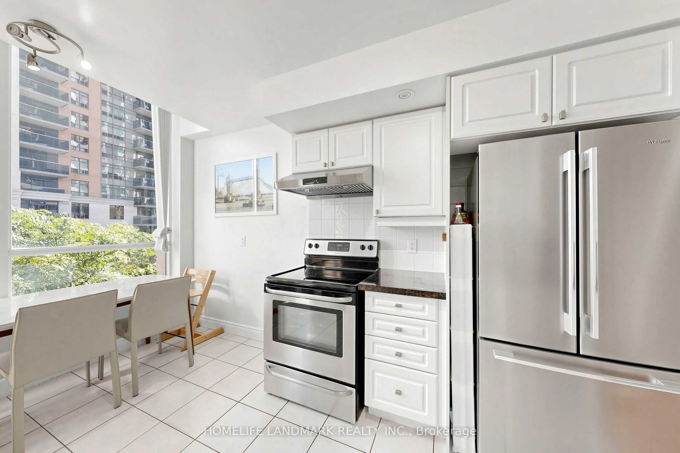 15 Northtown Way #220