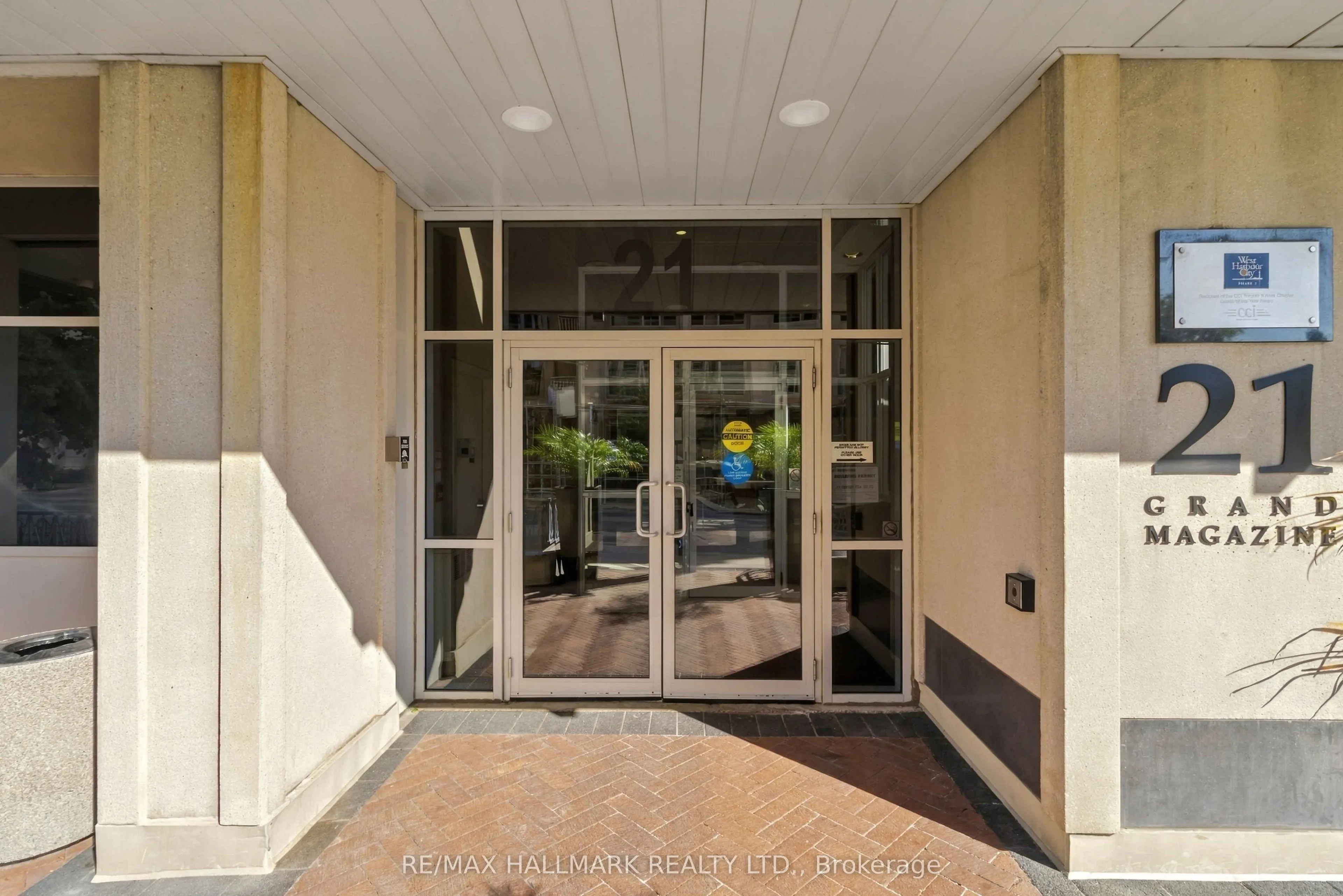21 Grand Magazine Street #2009