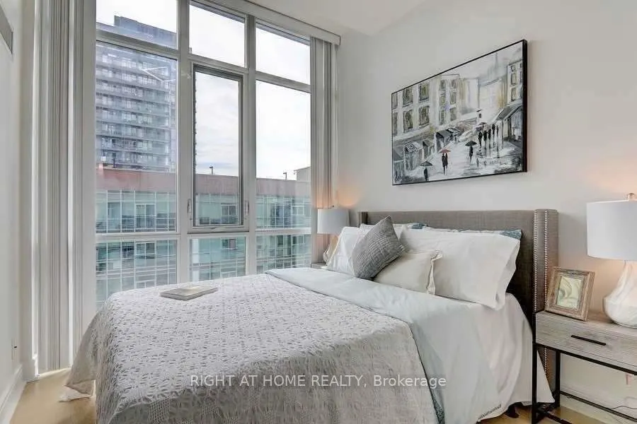 112 George Street #S 828