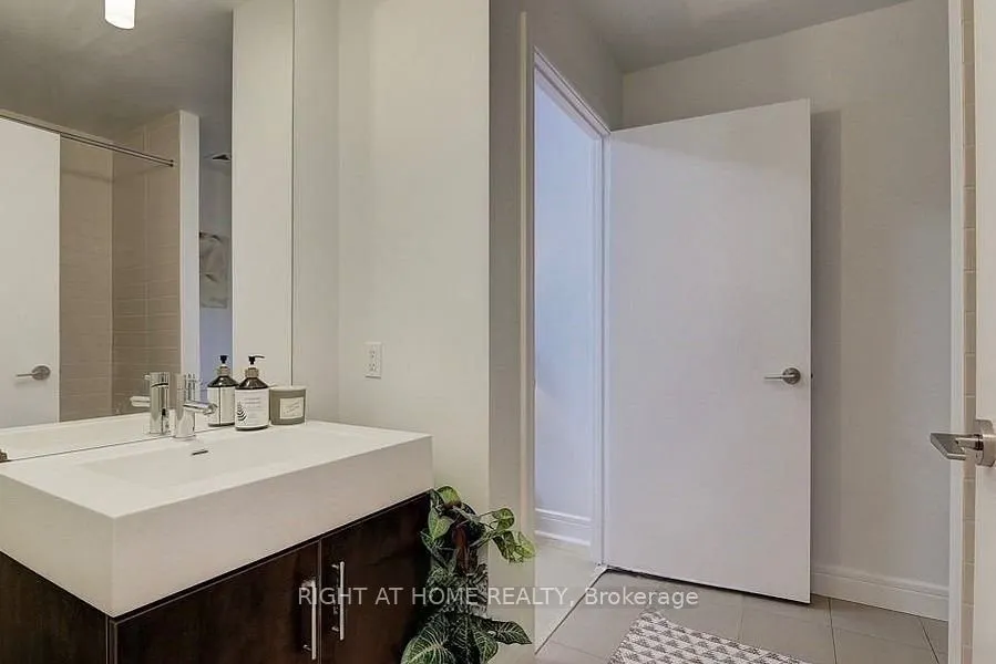 112 George Street #S 828