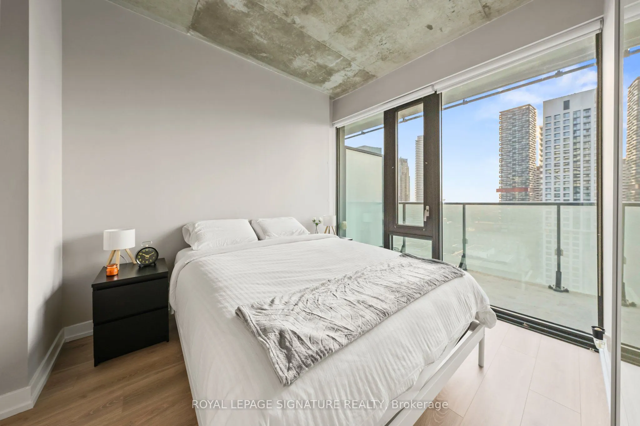161 Roehampton Avenue #2711