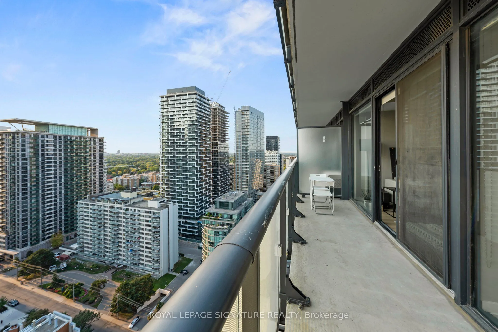 161 Roehampton Avenue #2711