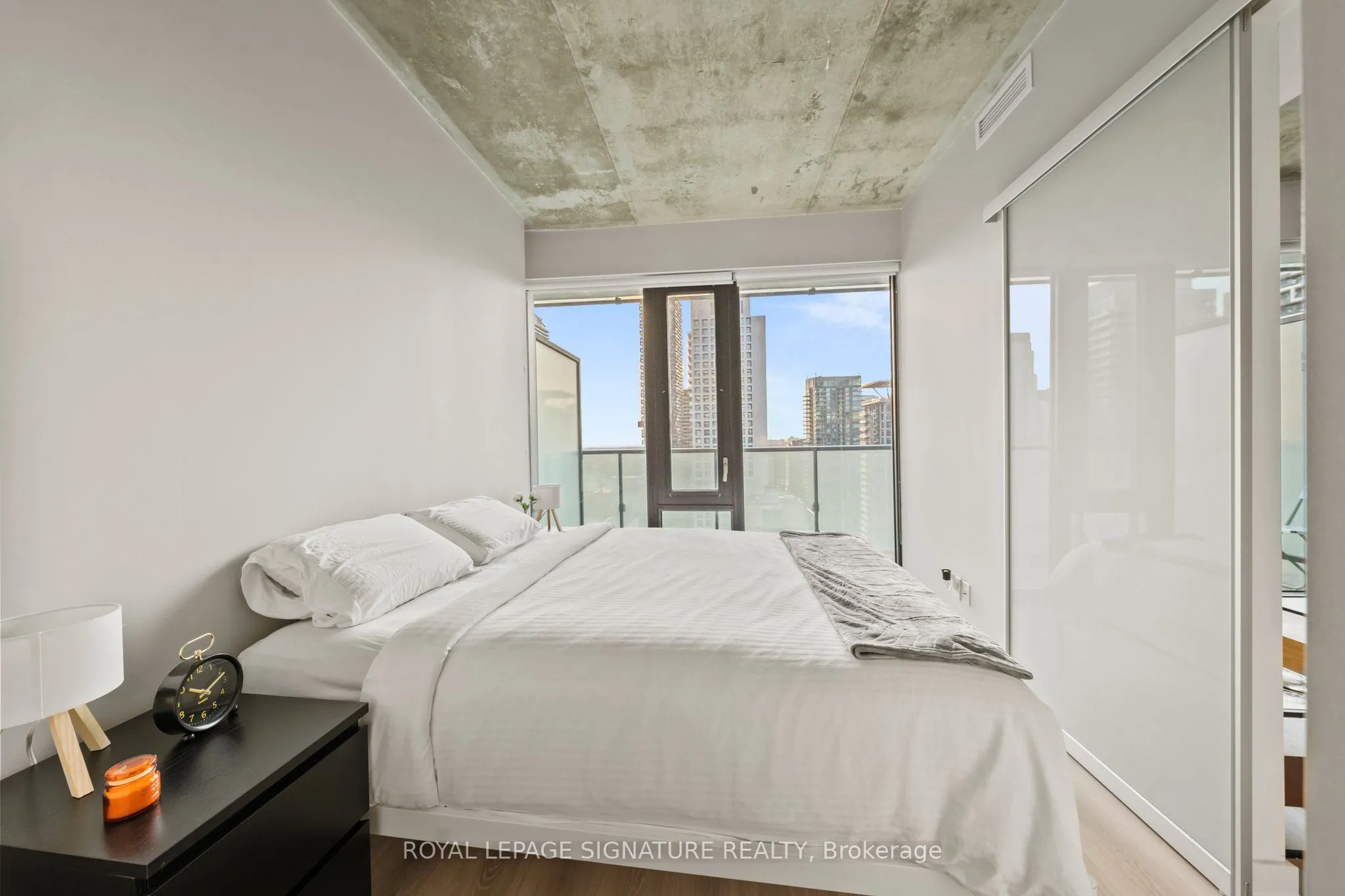 161 Roehampton Avenue #2711