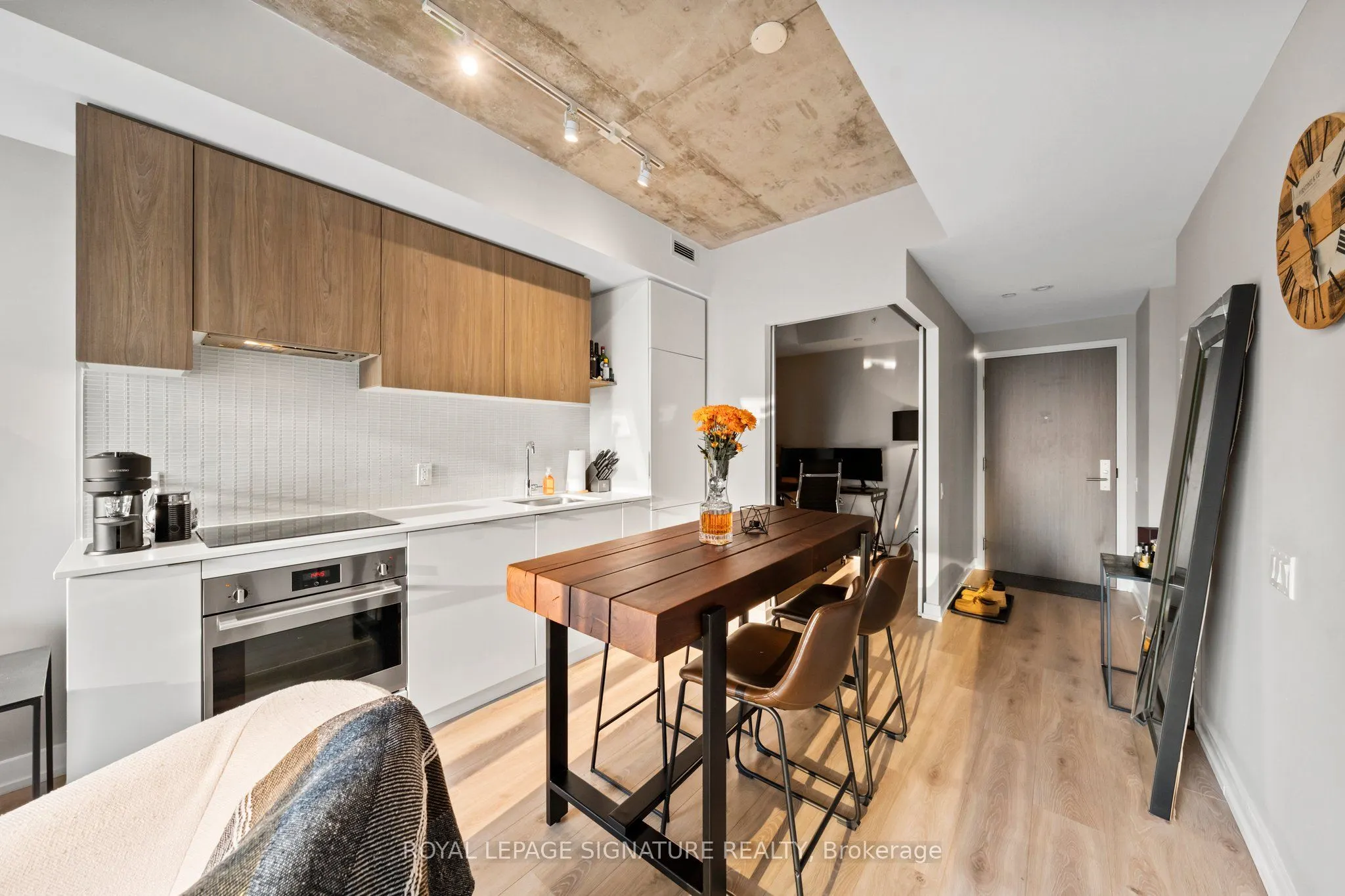 161 Roehampton Avenue #2711