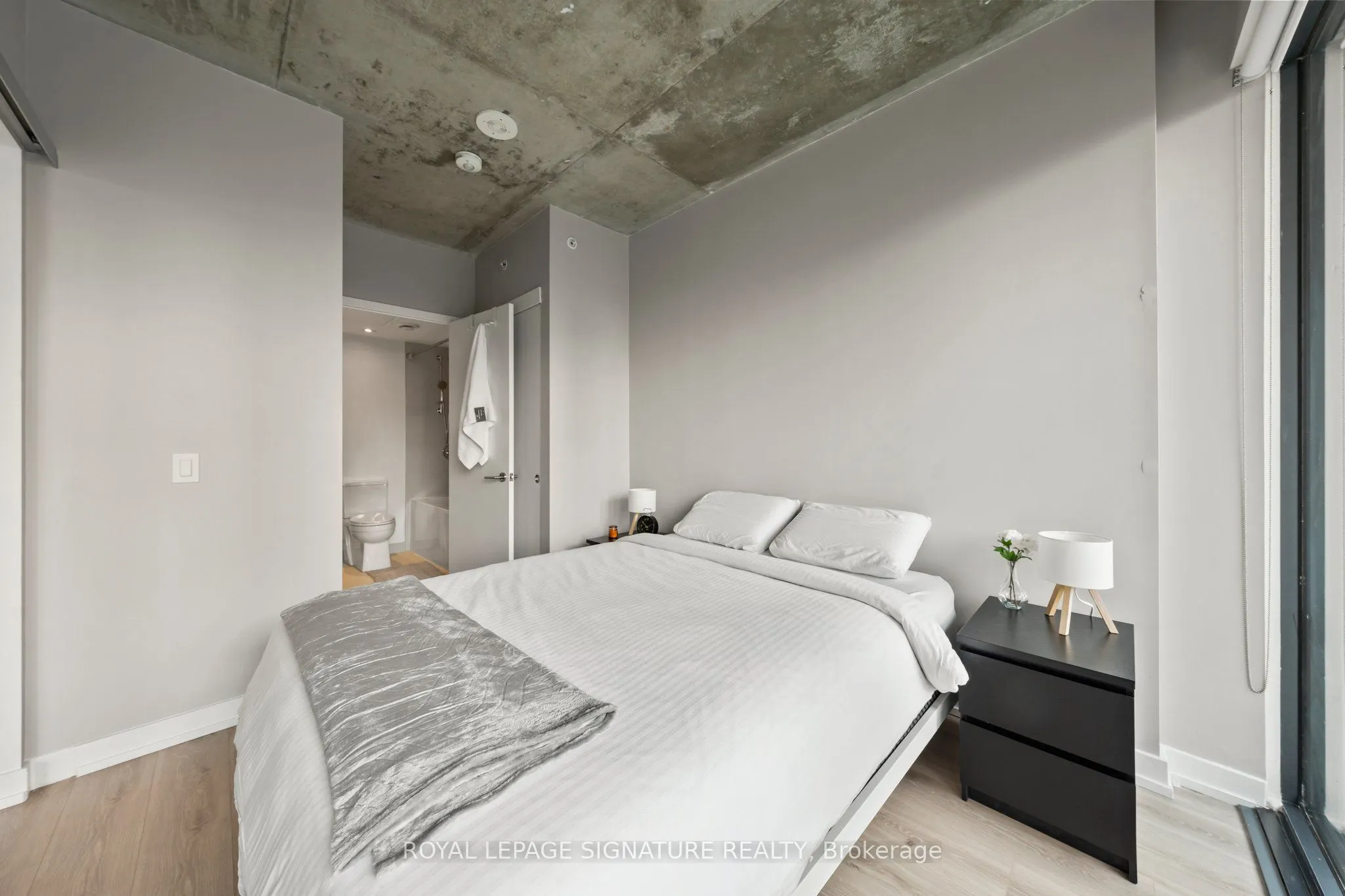 161 Roehampton Avenue #2711