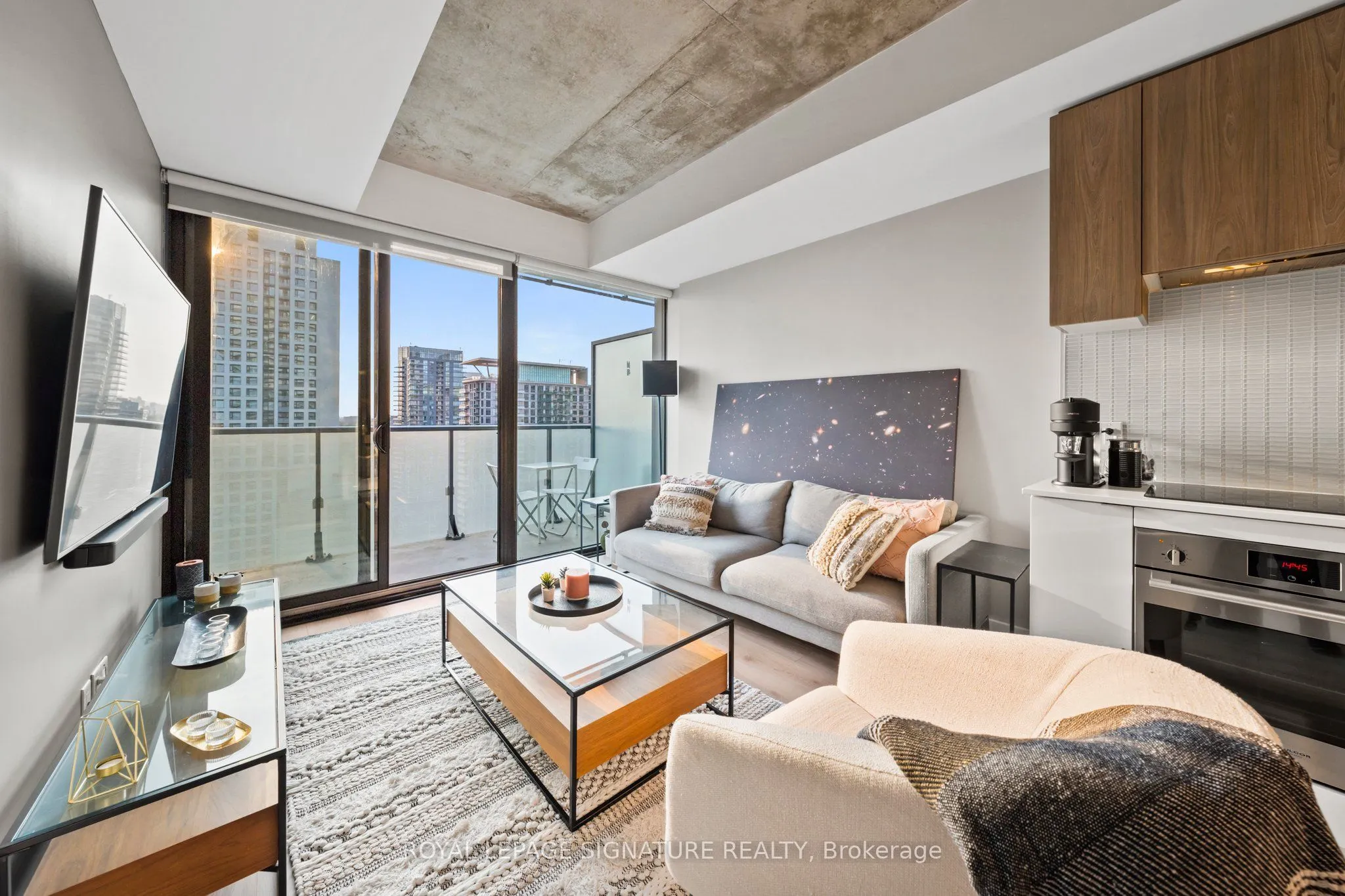 161 Roehampton Avenue #2711