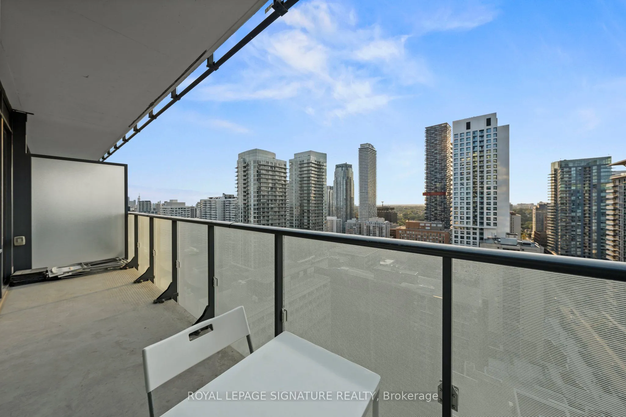 161 Roehampton Avenue #2711