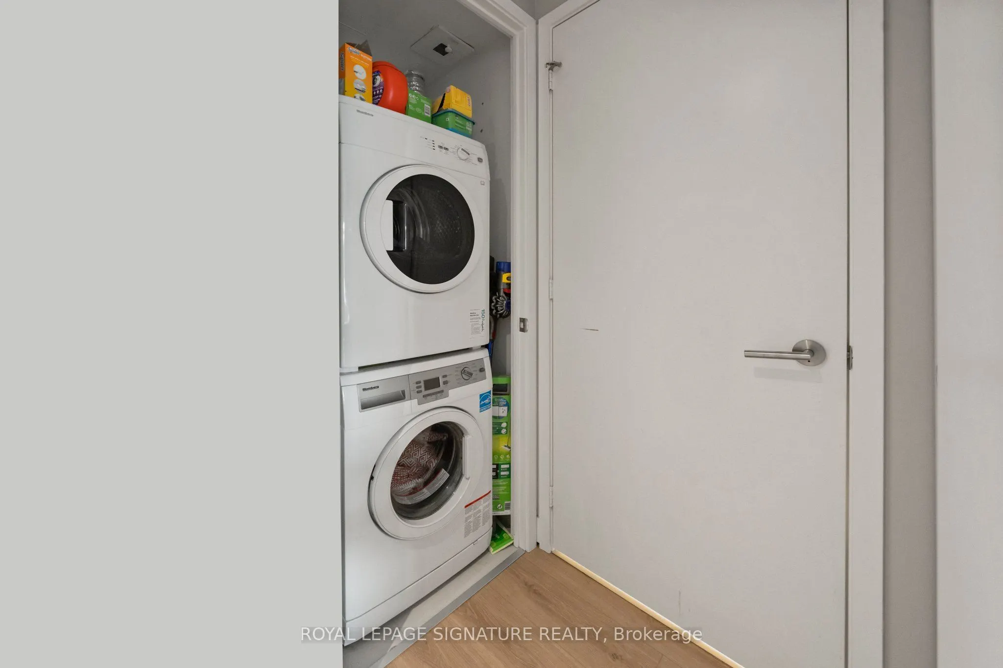 161 Roehampton Avenue #2711