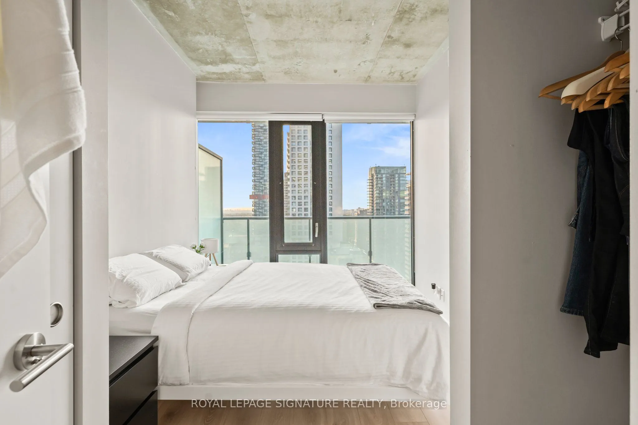 161 Roehampton Avenue #2711