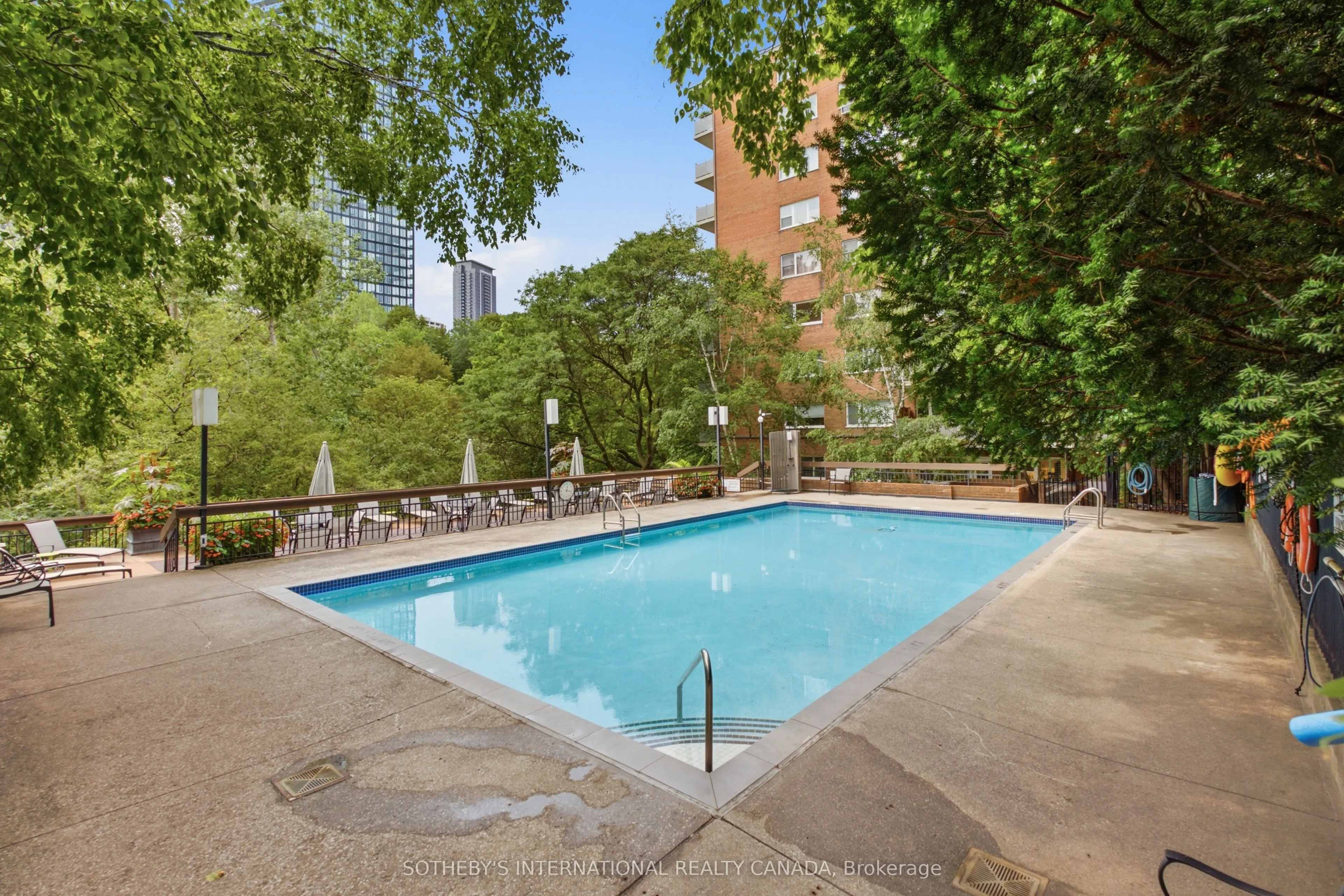 21 Dale Avenue #945