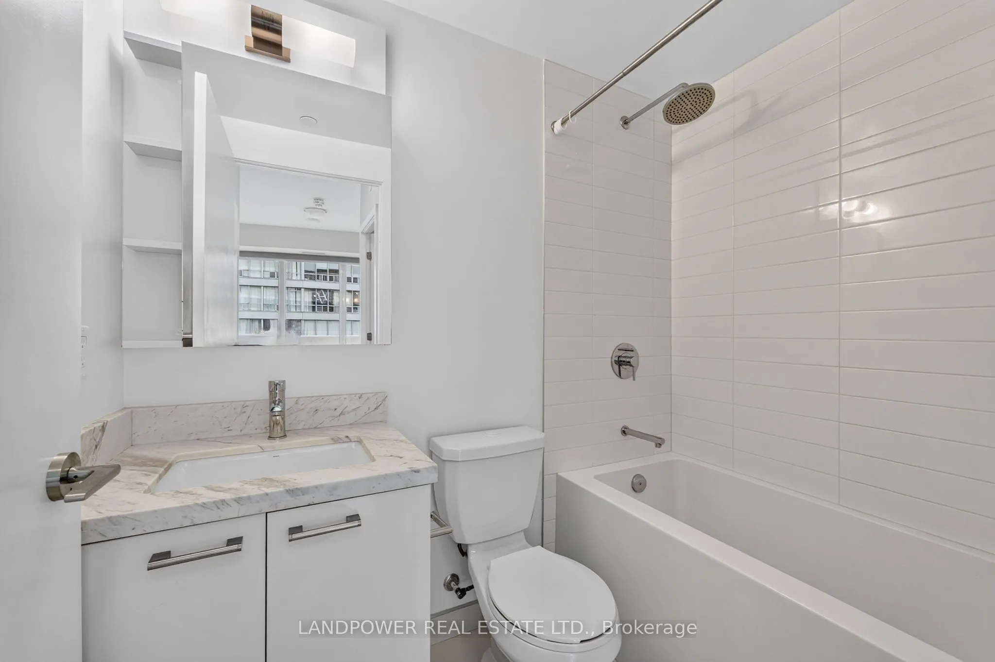 2221 Yonge Street #803
