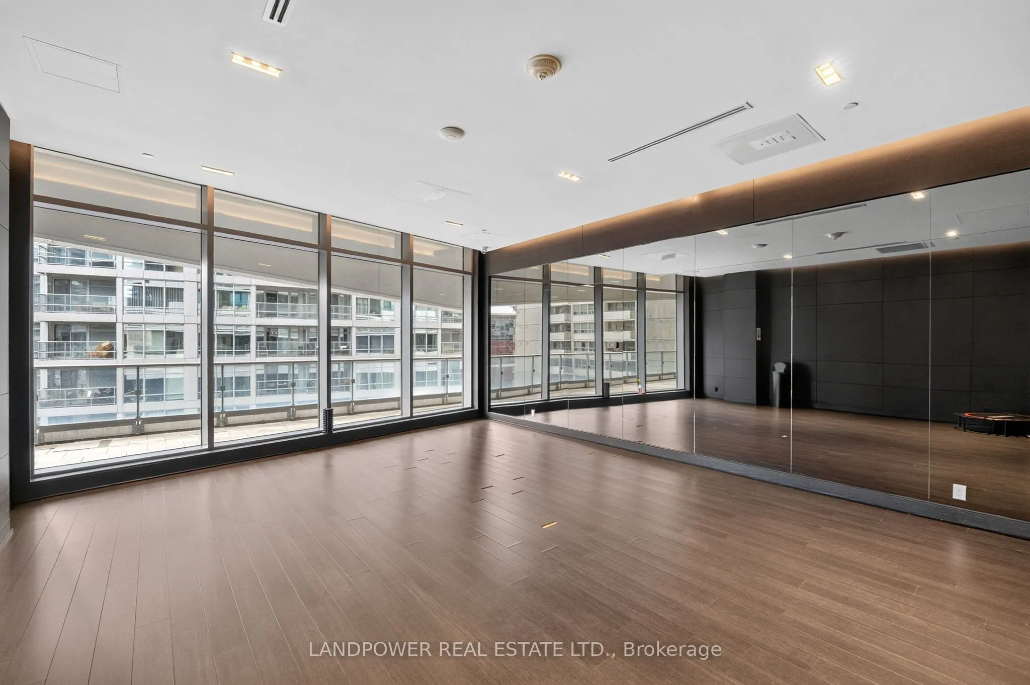2221 Yonge Street #803