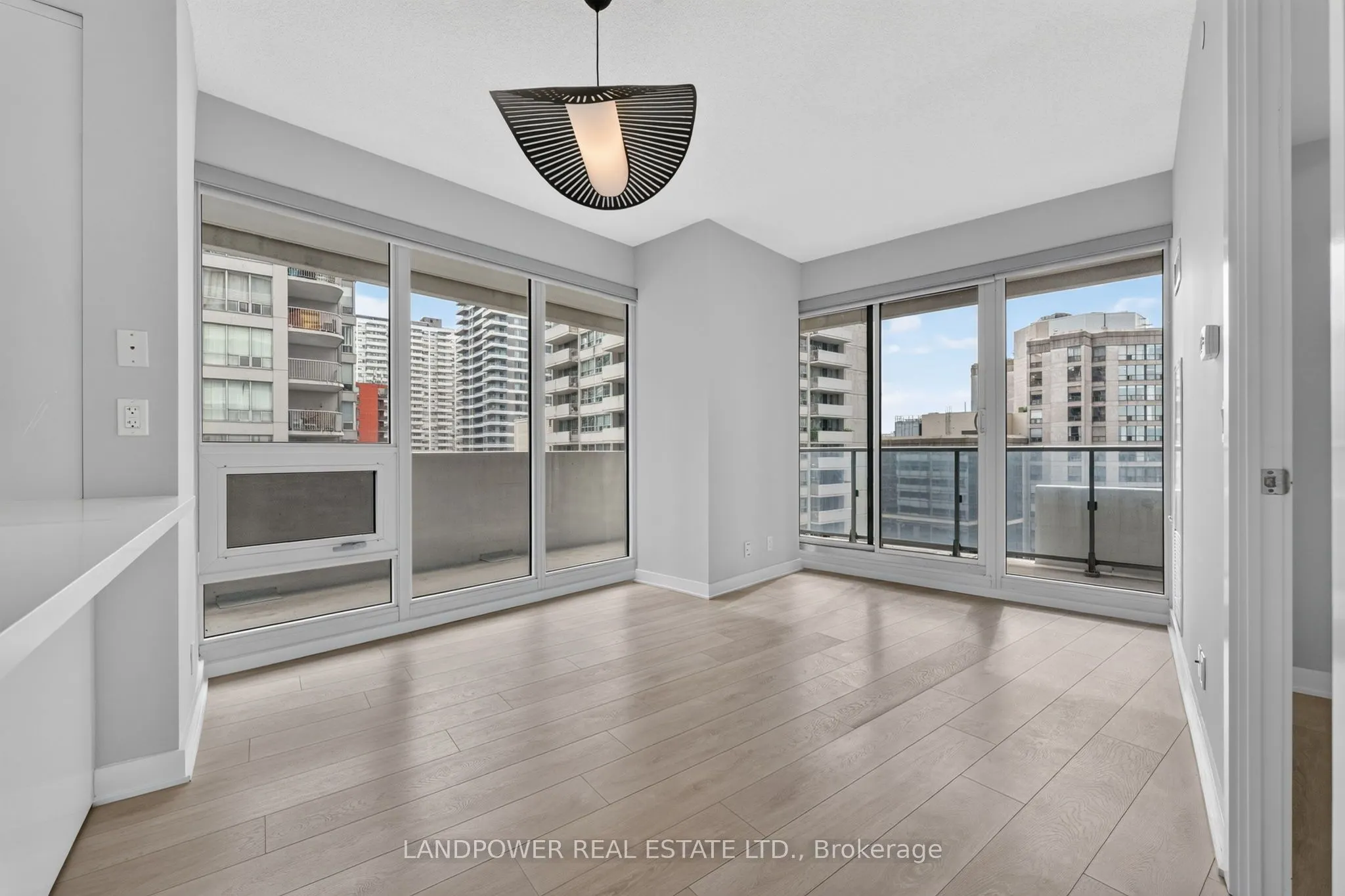 2221 Yonge Street #803