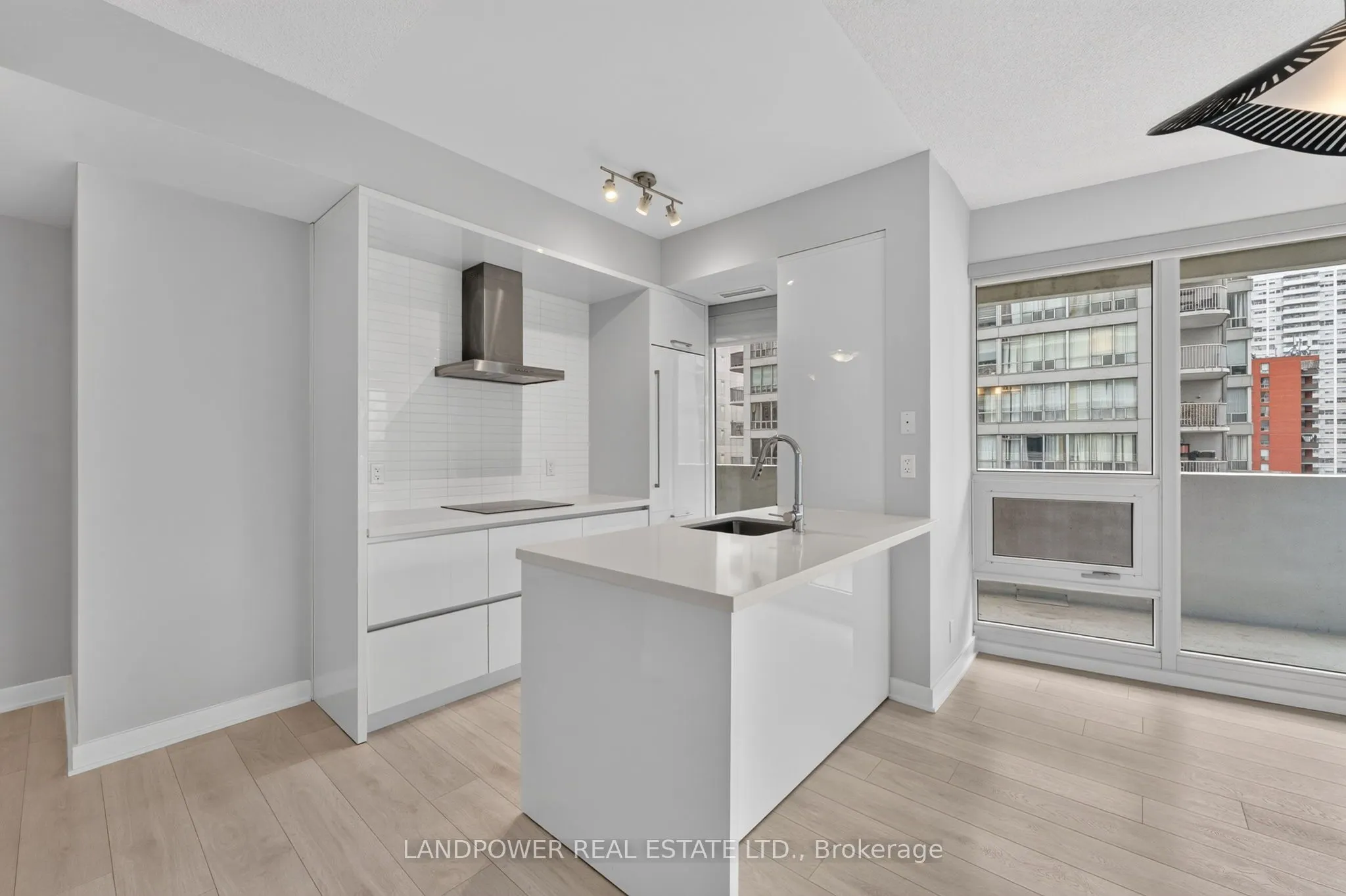 2221 Yonge Street #803